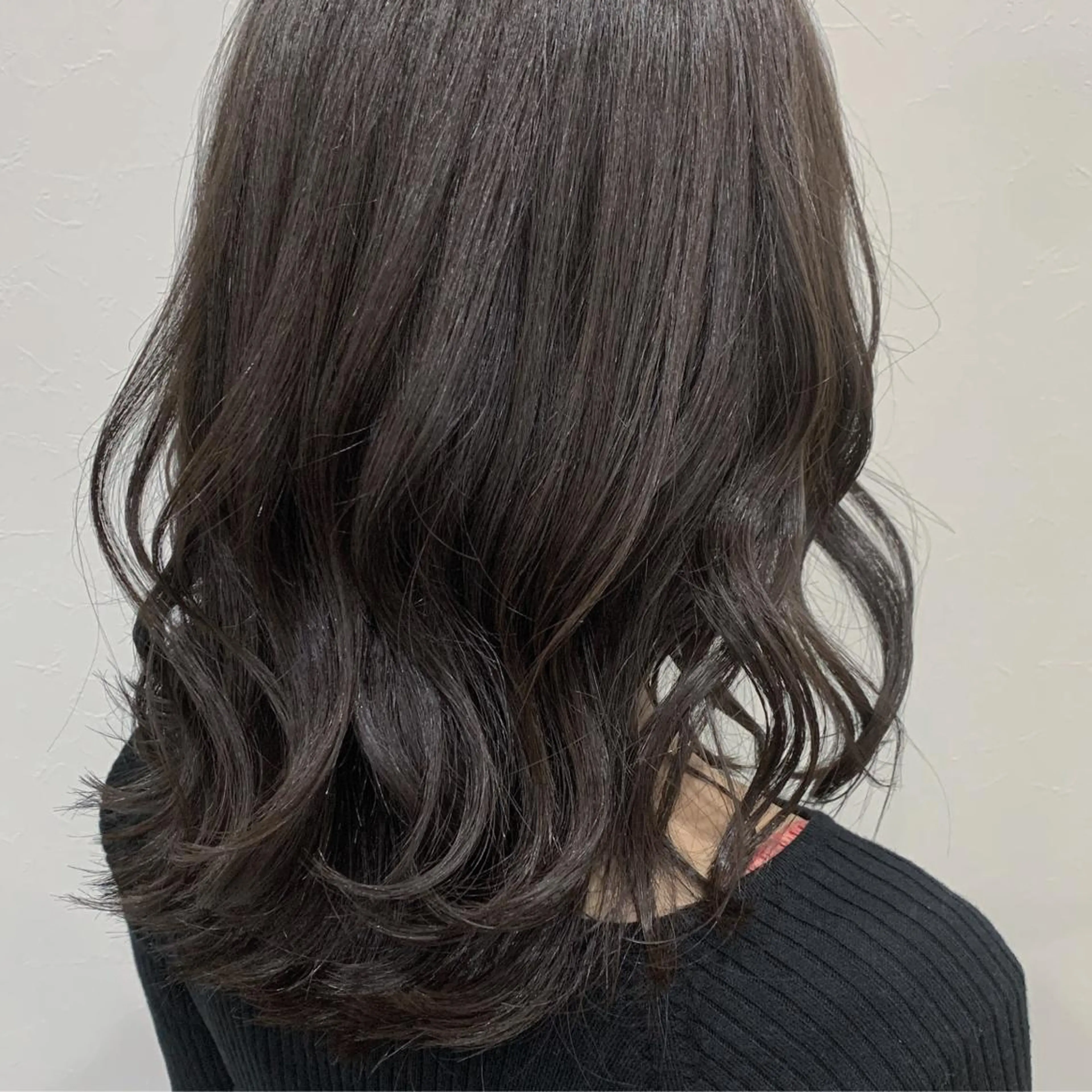 ミディアム アッシュ 衣笠 雅俊のヘアスタイル