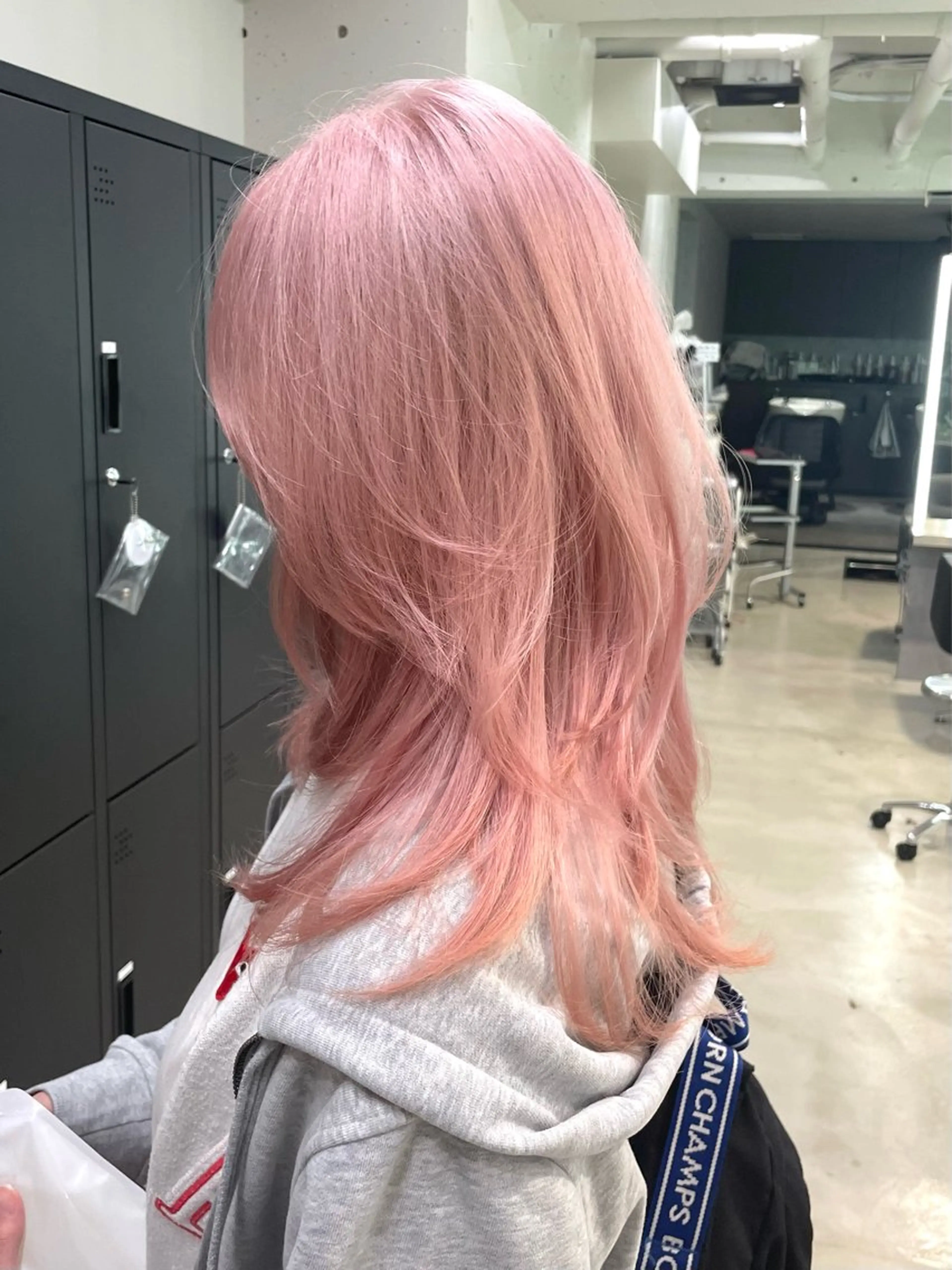 【🍎ミニモ学割メニュー🍎】韓国ハッシュカット、レイヤーカット× ダブルブリーチカラー（ブリーチ2回）の写真