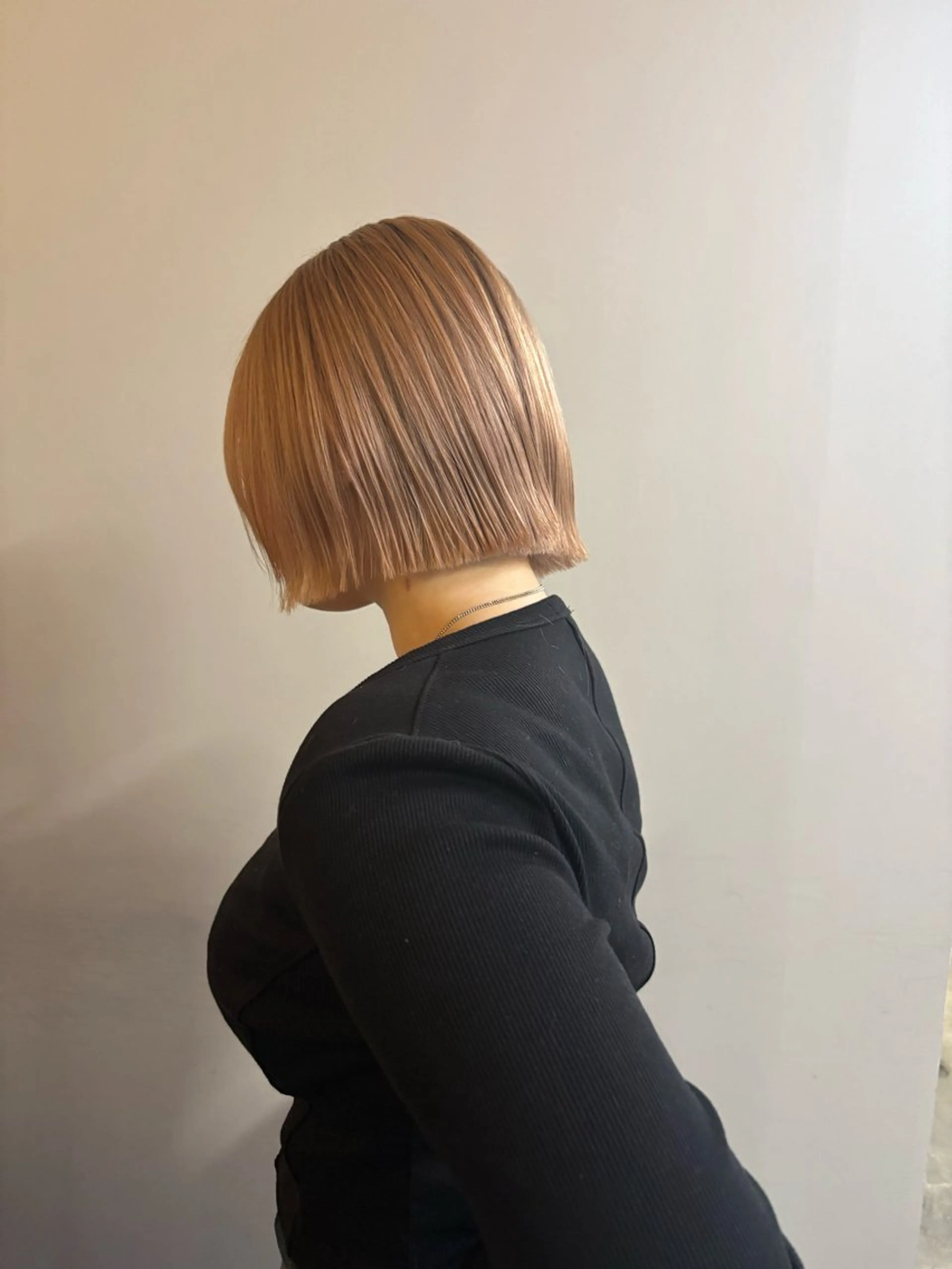 ショート ボブ 似合わせカット ハイトーン レイヤー🎀meiのヘアスタイル