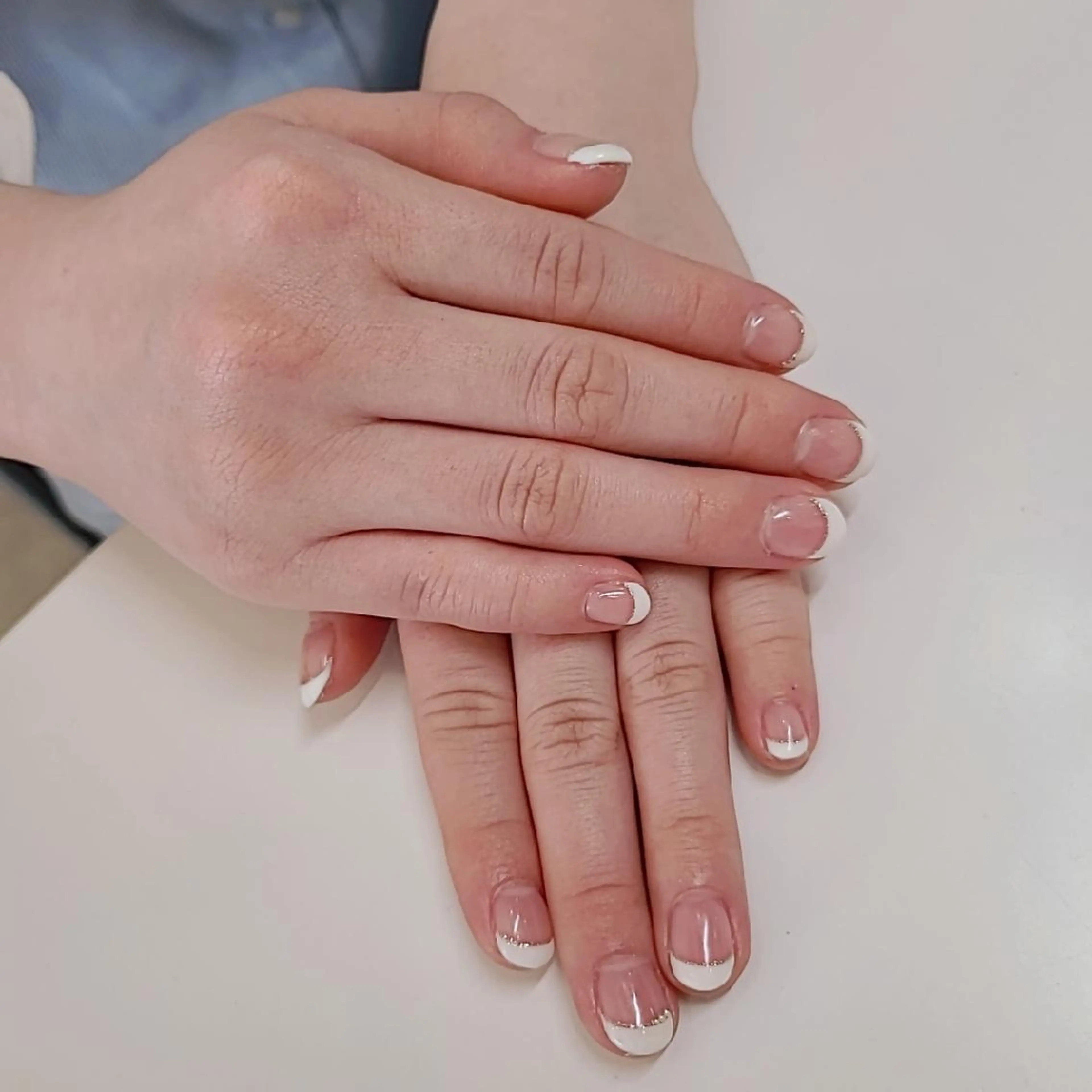 ネイル フレンチネイル ラメ(グリッター) シルバー シンプルネイル セプトアカデミー まいのネイルデザイン