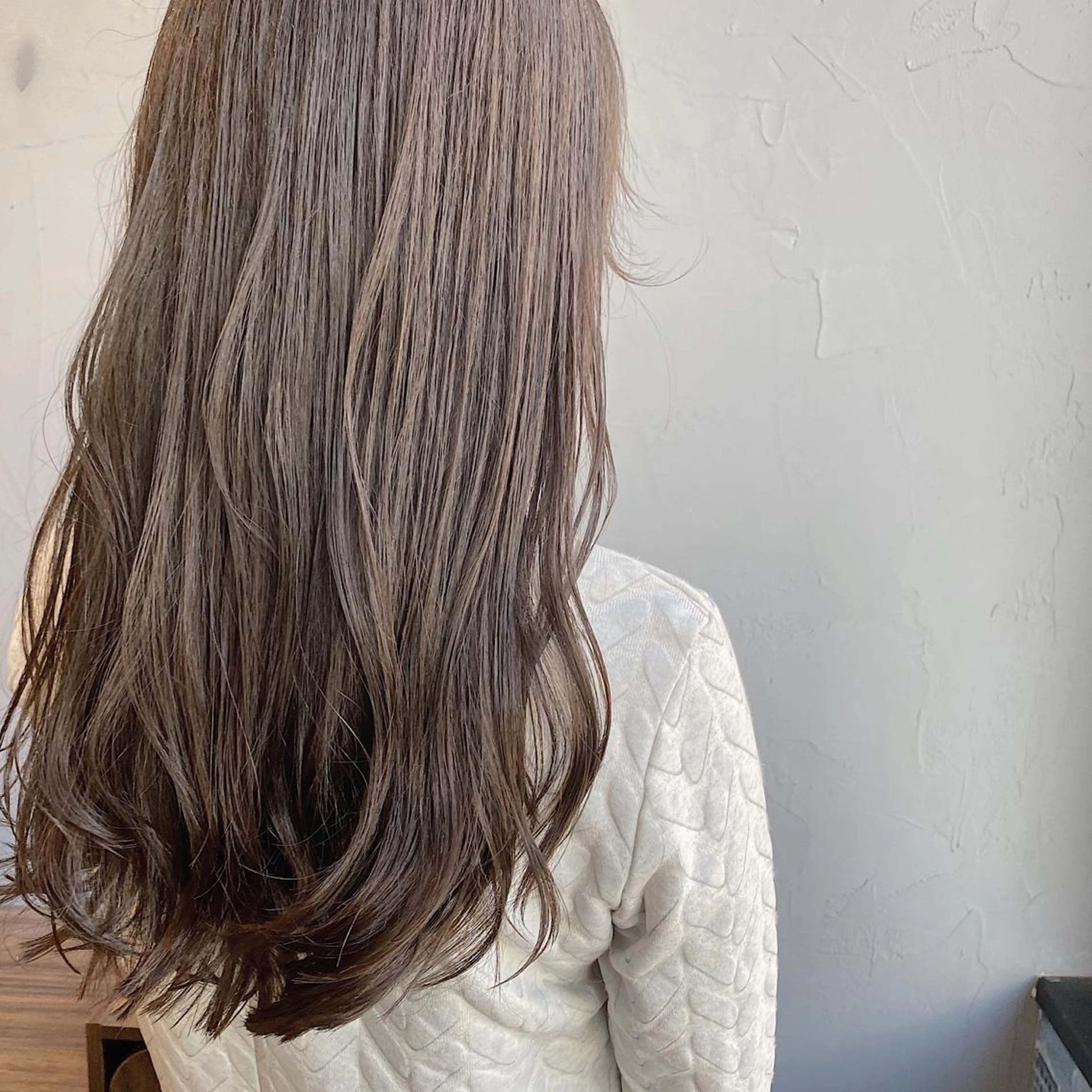 ロング カラー ベージュカラー ブリーチ ブラウンカラー ブリーチなしカラー カット ヘアカラー トリートメント 山口 浩之のヘアスタイル