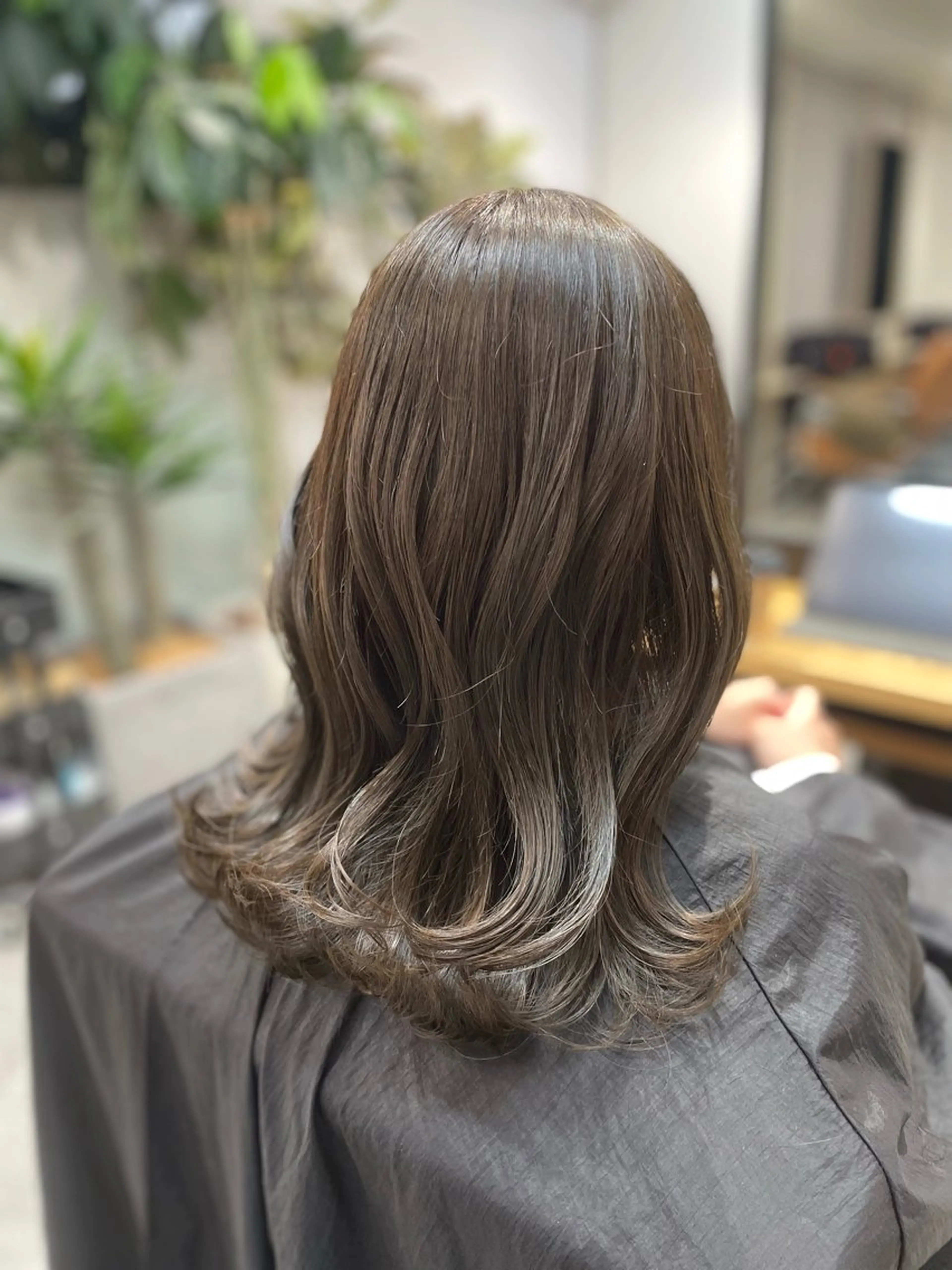 ミディアム 中原 栞奈のヘアスタイル