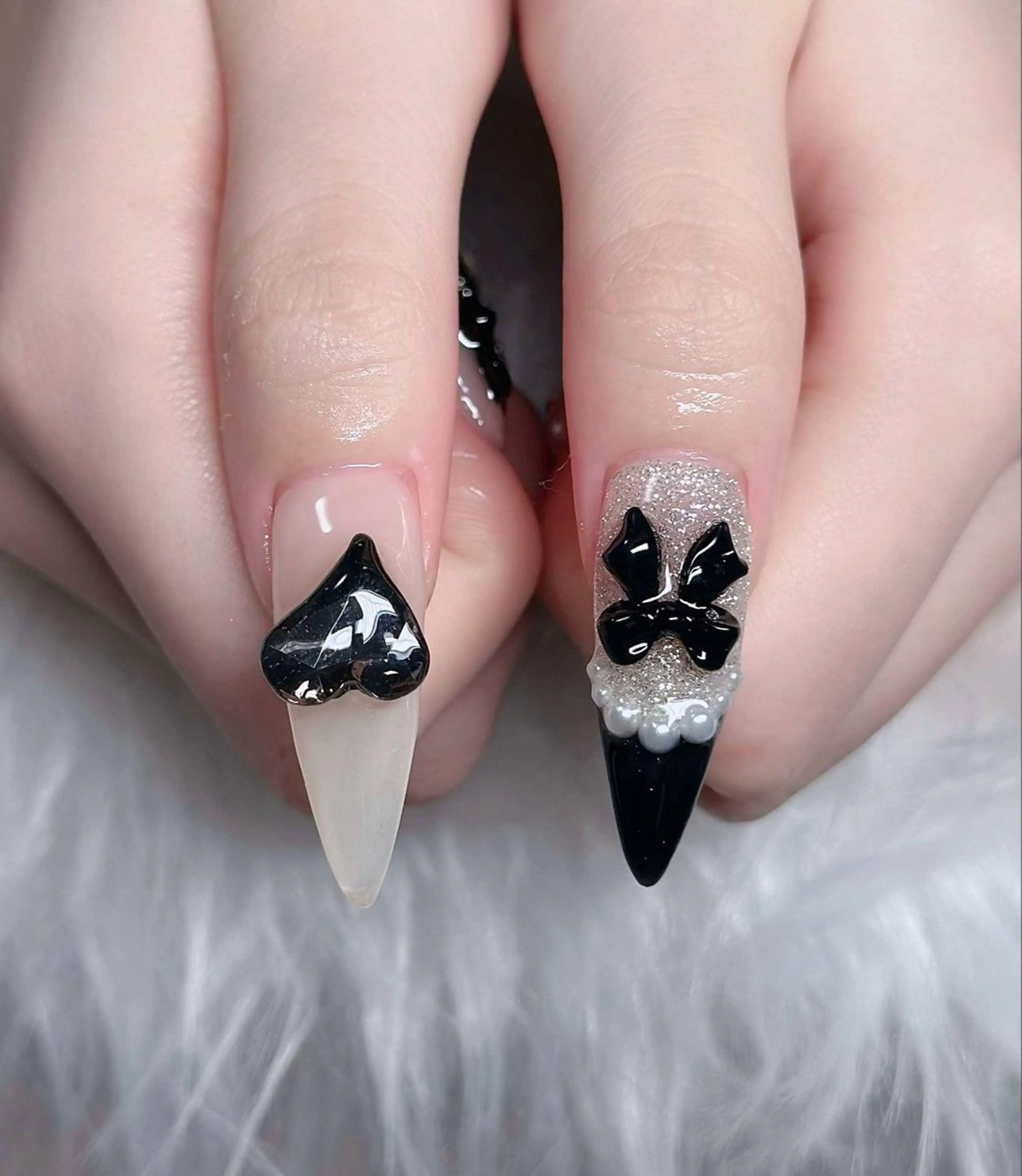 ネイル フレンチネイル ジェルネイル ガラスフレンチ ハロウィン ハート H.baby Nail Salonのネイルデザイン