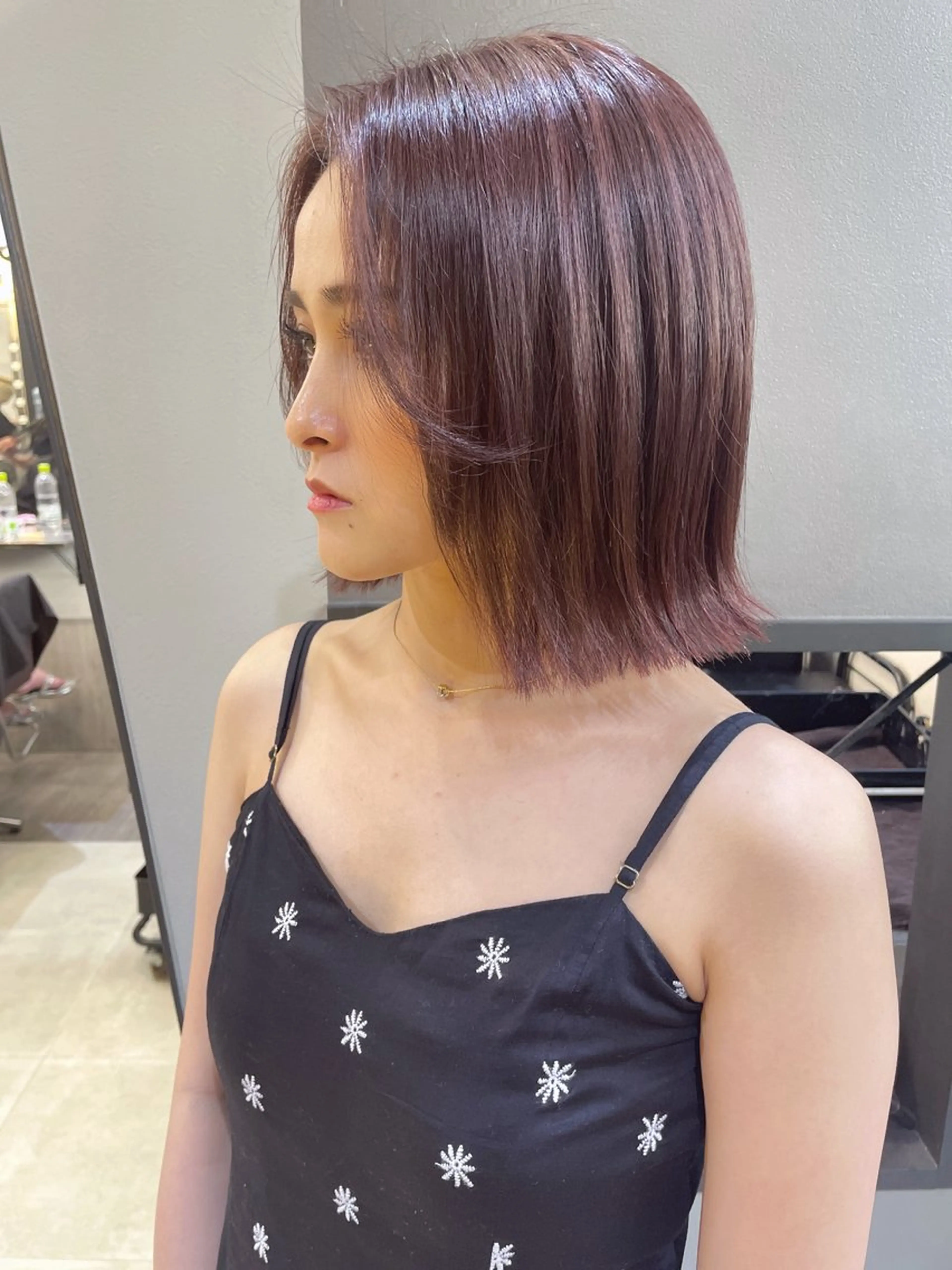 ショート 顔まわりレイヤー 顔周りカット レイヤーカット AIRI layer cut hairのヘアスタイル