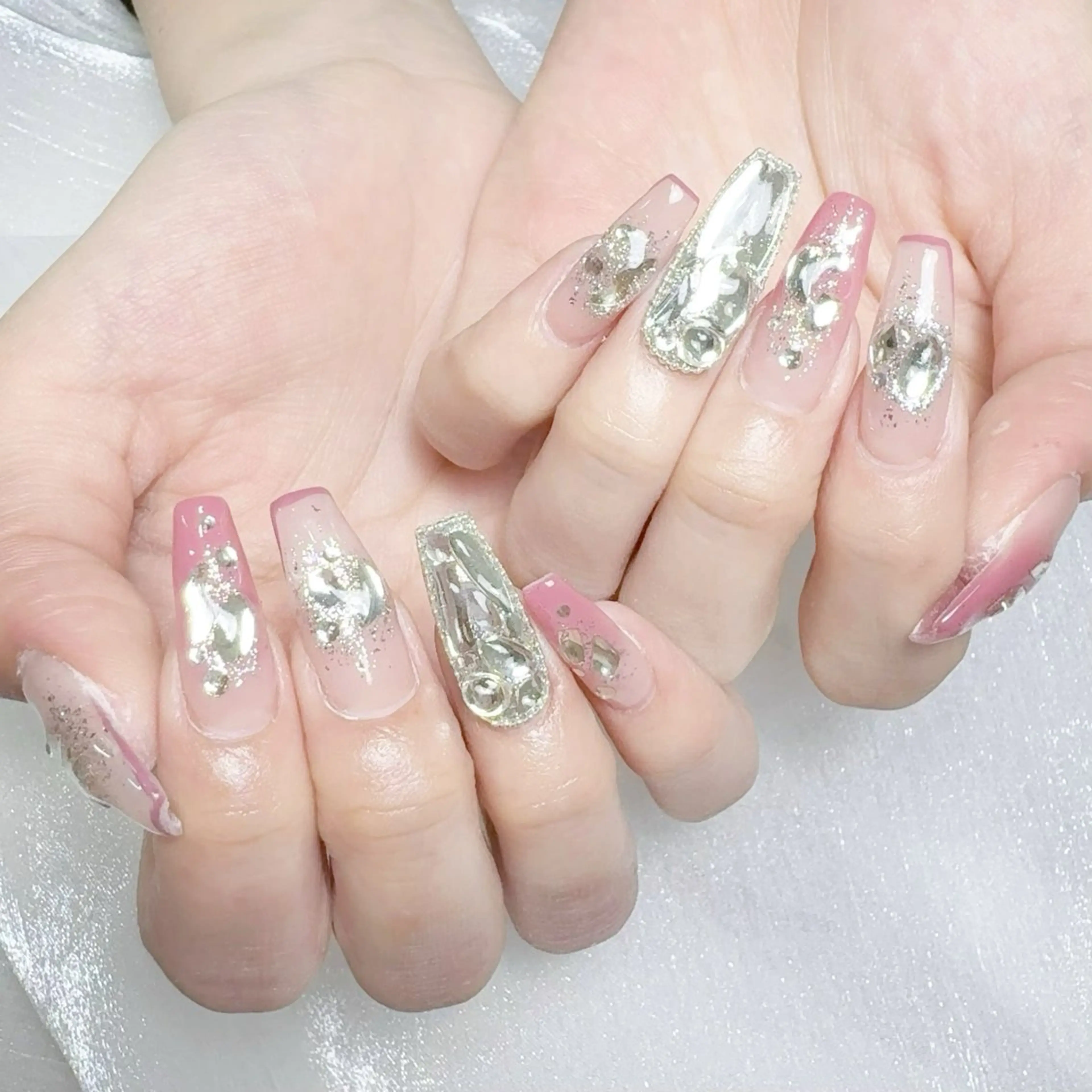 メンズ ネイル メンズ韓国風 アートネイル オーロラネイル ガーリー キラキラネイル Nail salon 木にいるのネイルデザイン