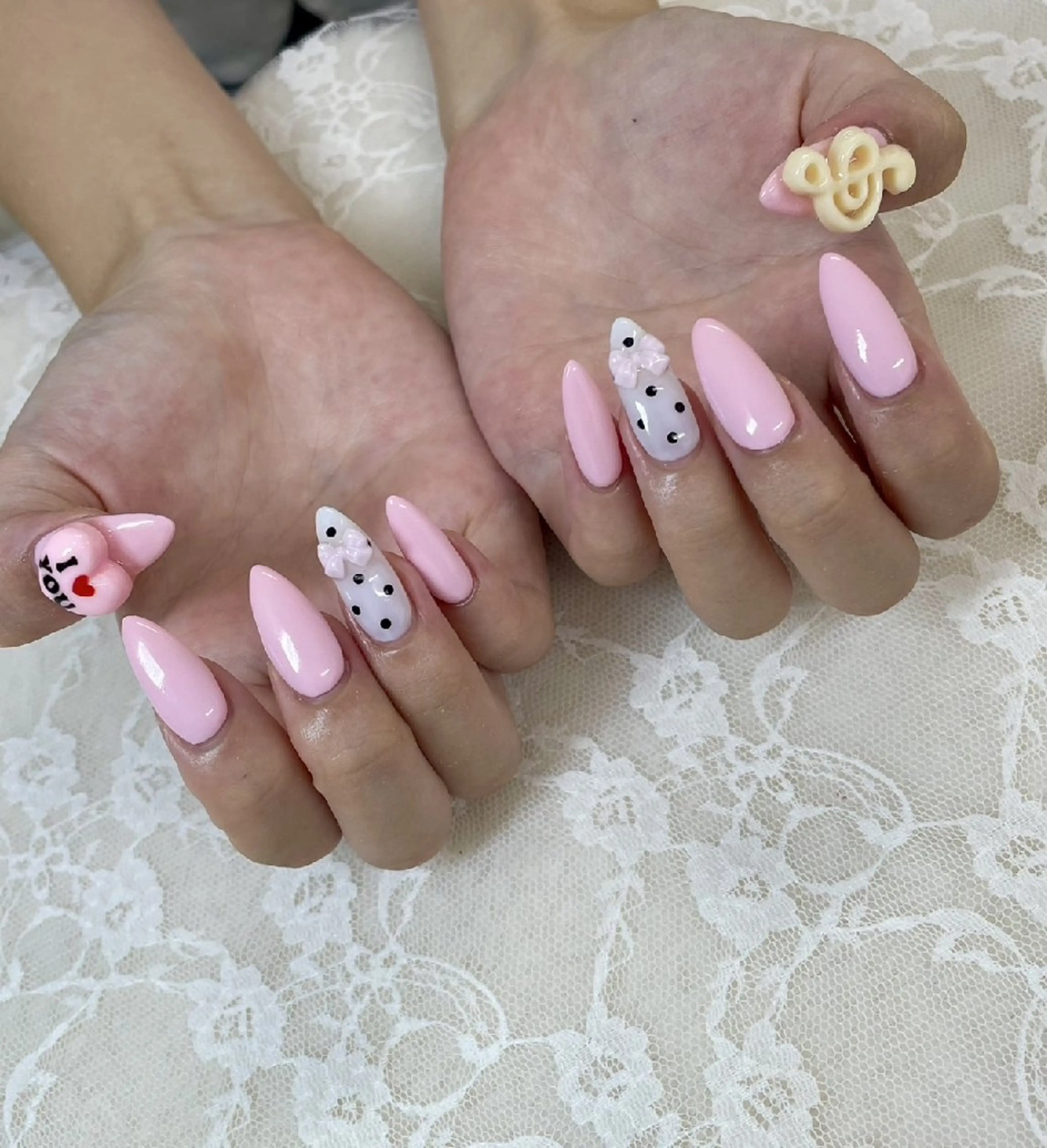 ネイル ドット ピンク ハンドネイル ハンドケア 心斎橋Salon Epokkuのネイルデザイン