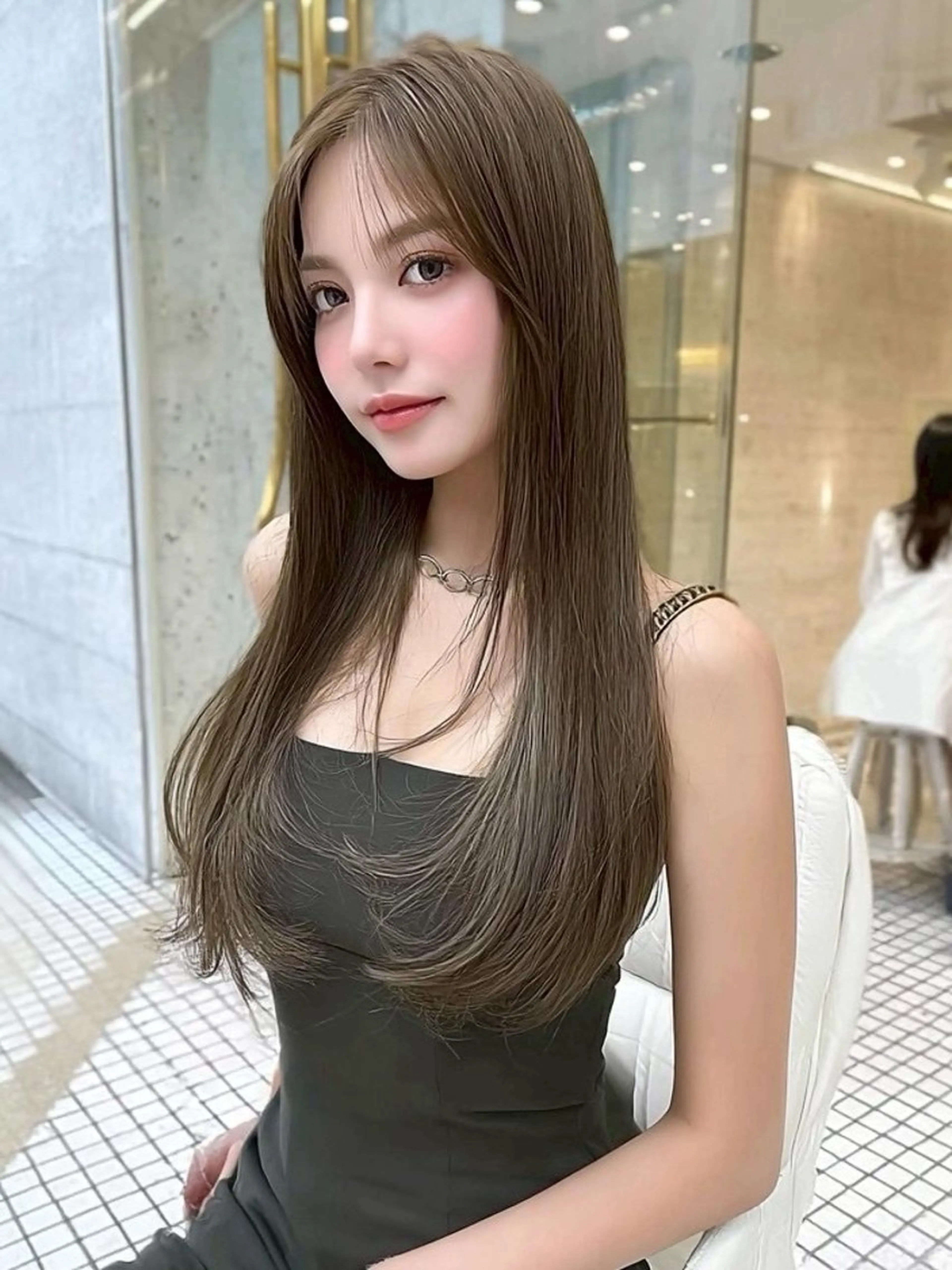 ロング カラー 鍋島 美華のヘアスタイル