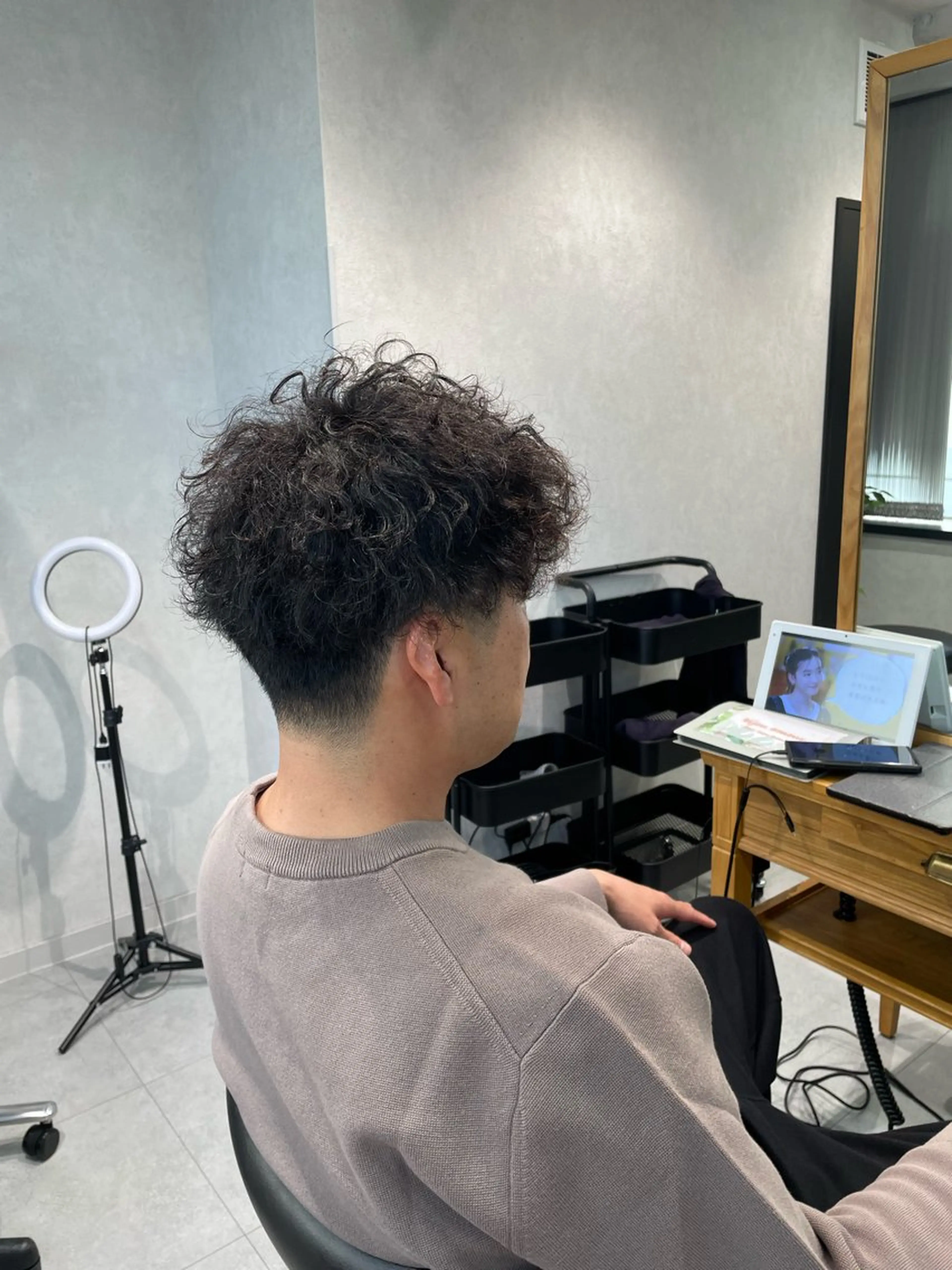 パーマ メンズ フェードカット メンズパーマ 刈り上げ 波巻きパーマ なりたいを叶えます！ 出口 紗依のヘアスタイル