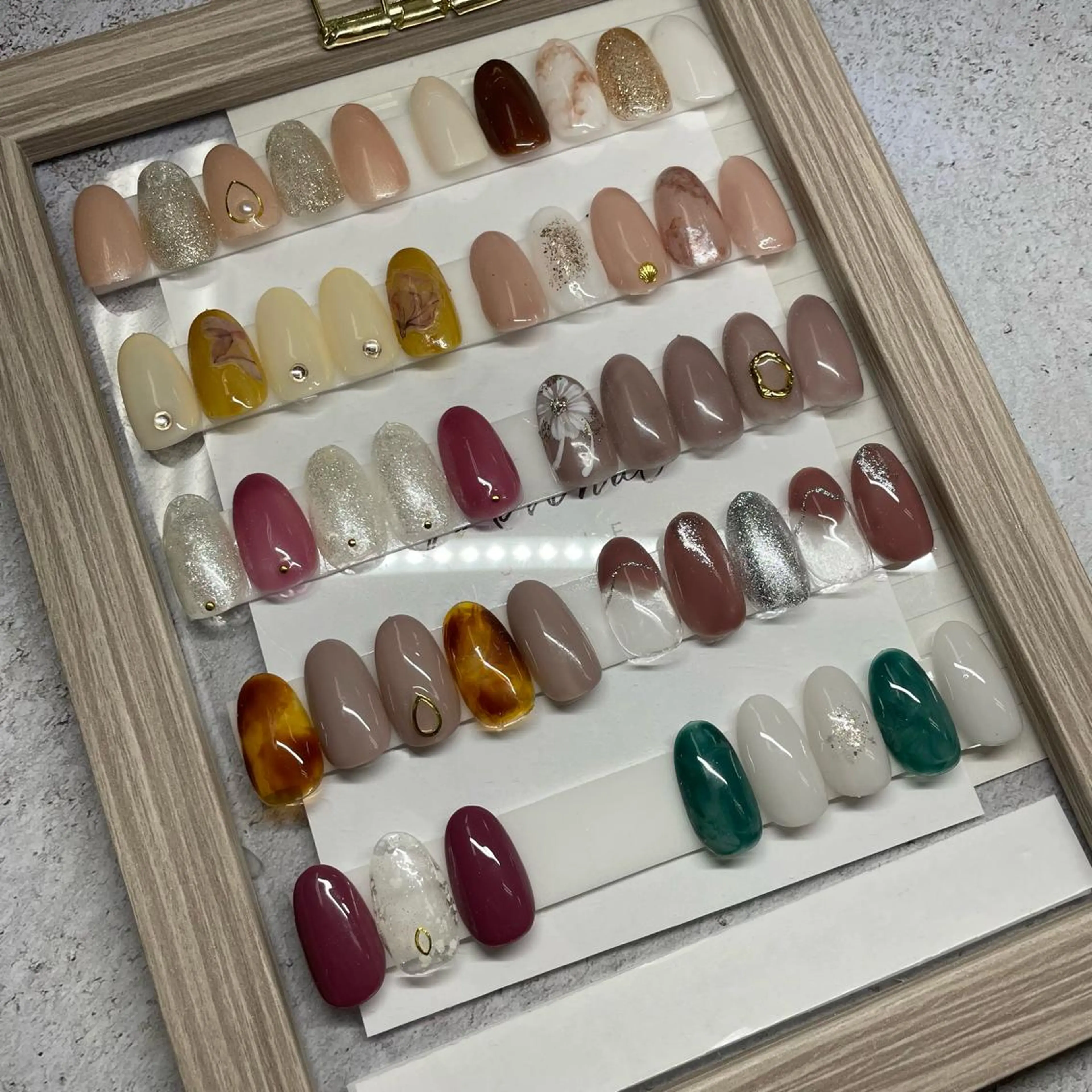 ネイル ＆robe  mii 🌿のネイルデザイン