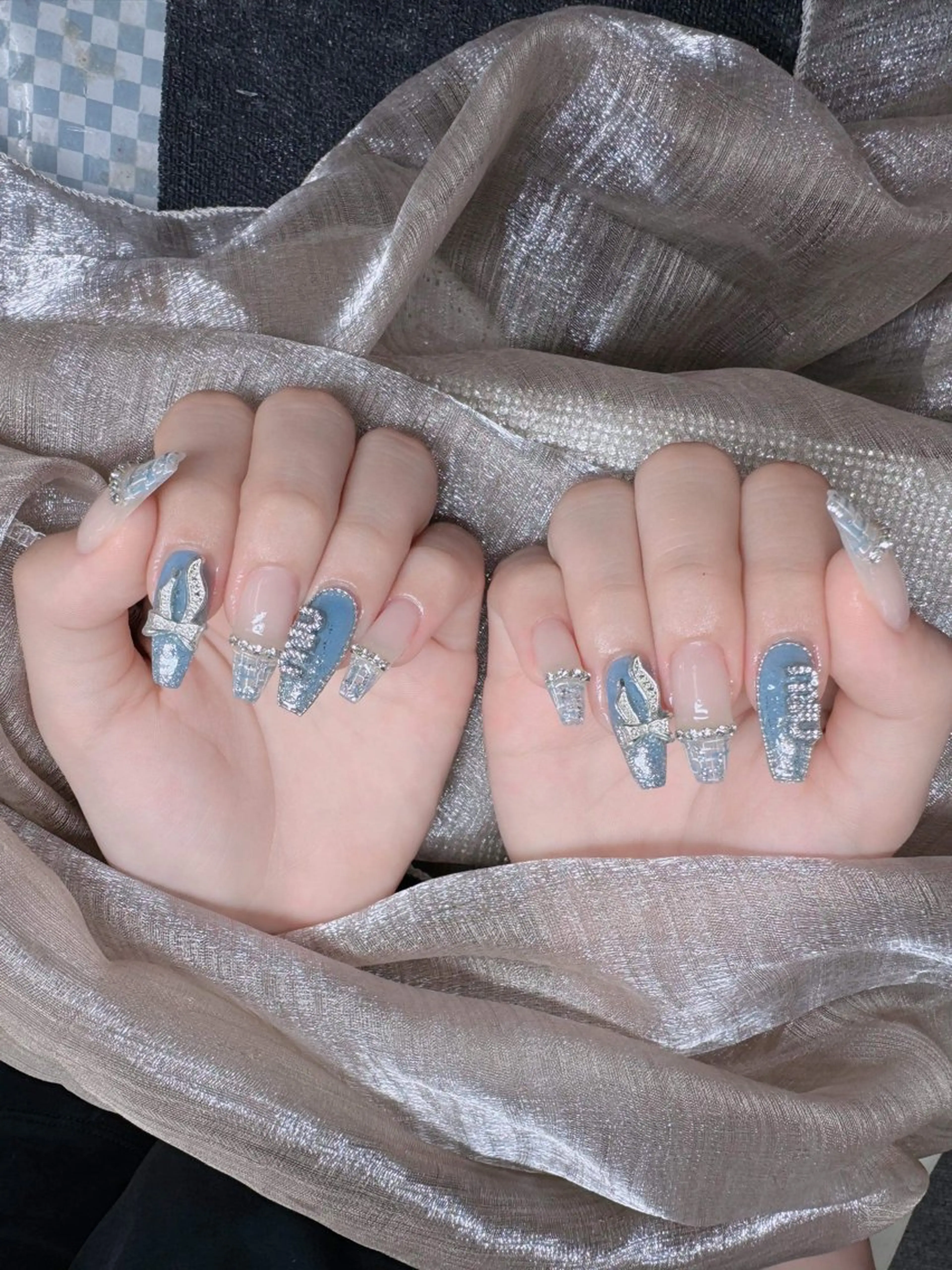 ネイル オーロラネイル チークネイル 長さ出し フットネイル フレンチネイル Anh 歌舞伎町のネイルデザイン