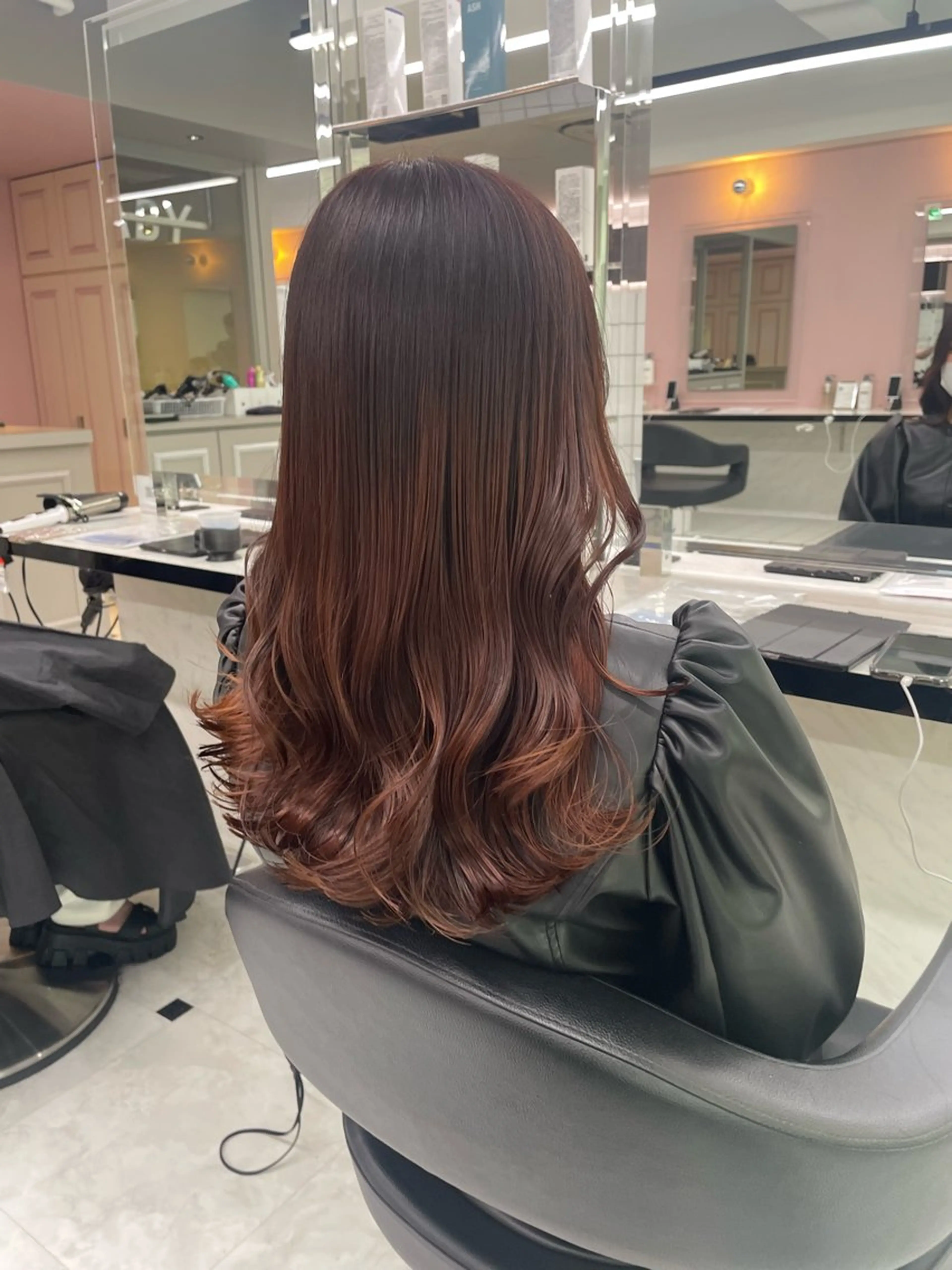 ロング カラー ヘアアレンジ オレンジ レイヤーカット カット ピンク・ベージュ🩰 カラー🫧とらのヘアスタイル