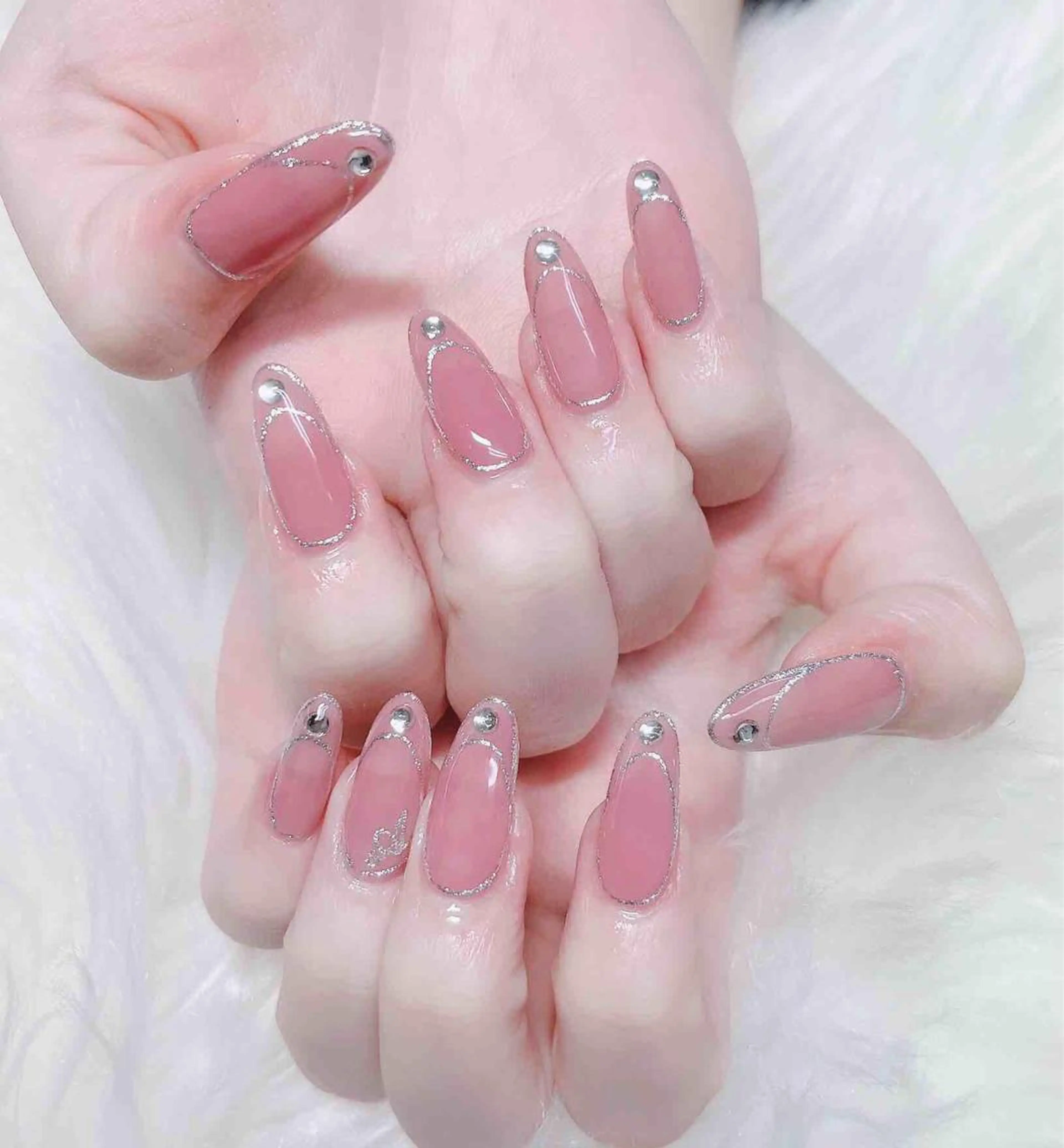 ネイル ハンドネイル MoonNail ユリ🌸のネイルデザイン