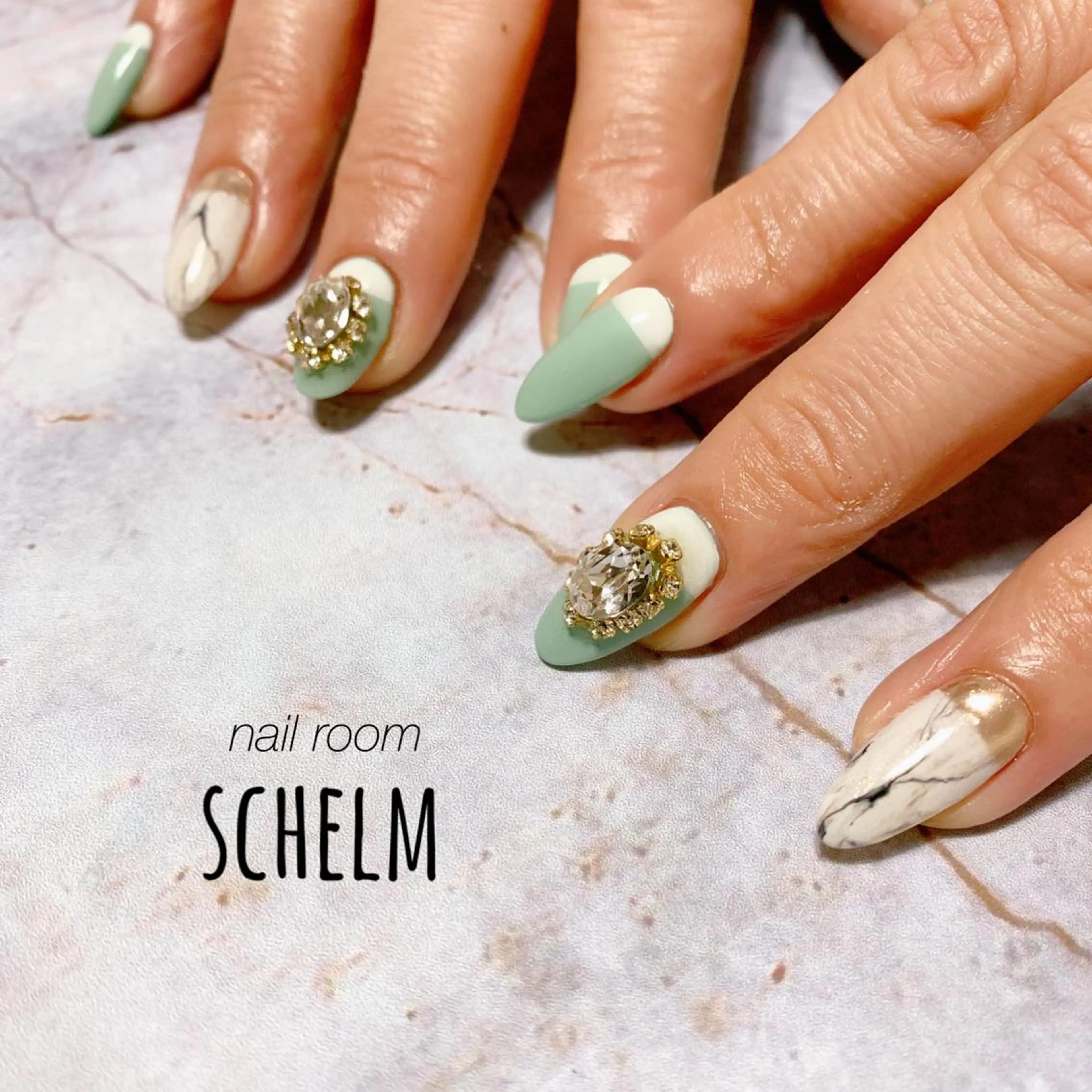 ネイル ハンドネイル nail room シュレムのネイルデザイン