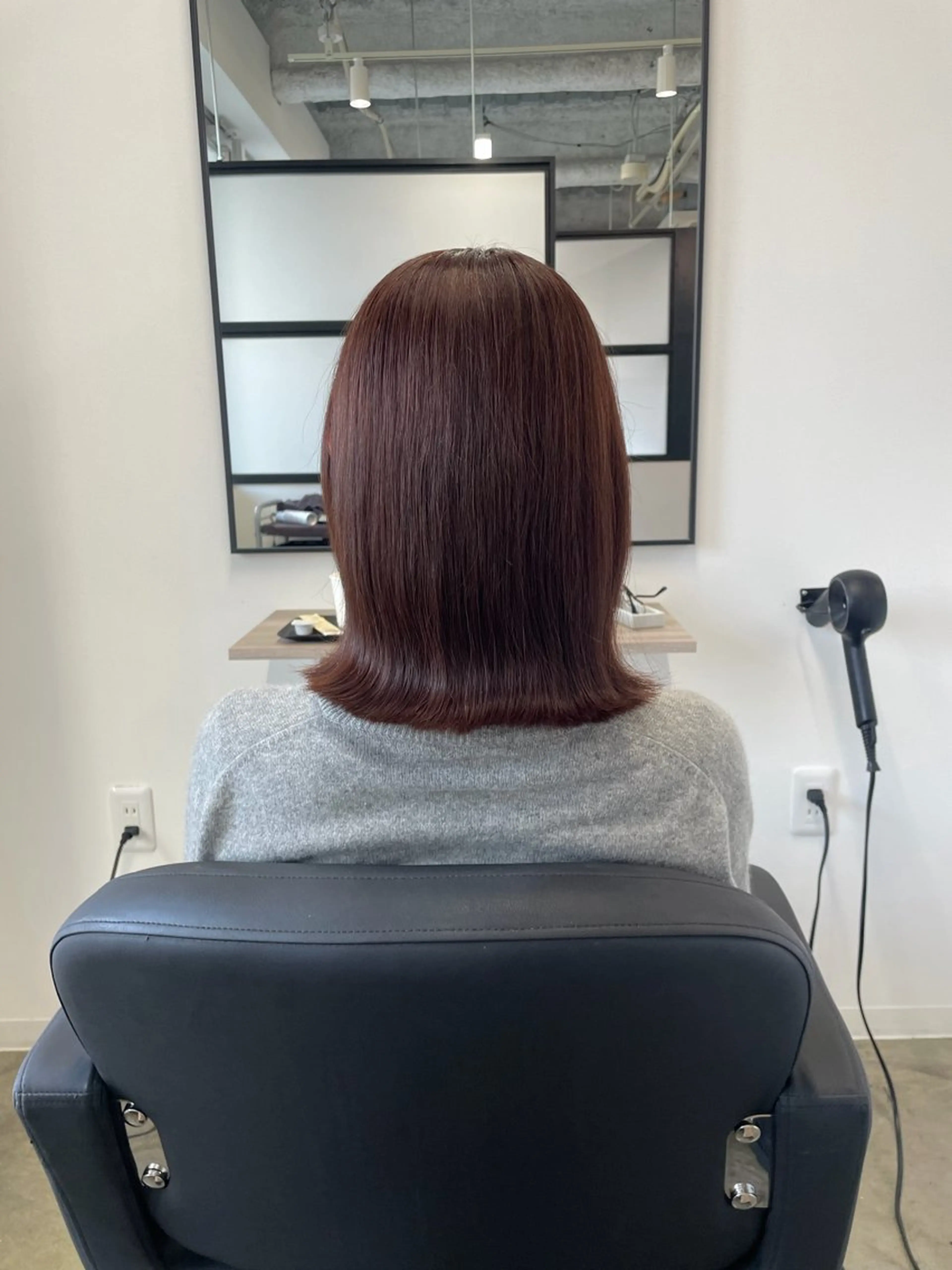 ミディアム カラー 菅野 萌愛のヘアスタイル