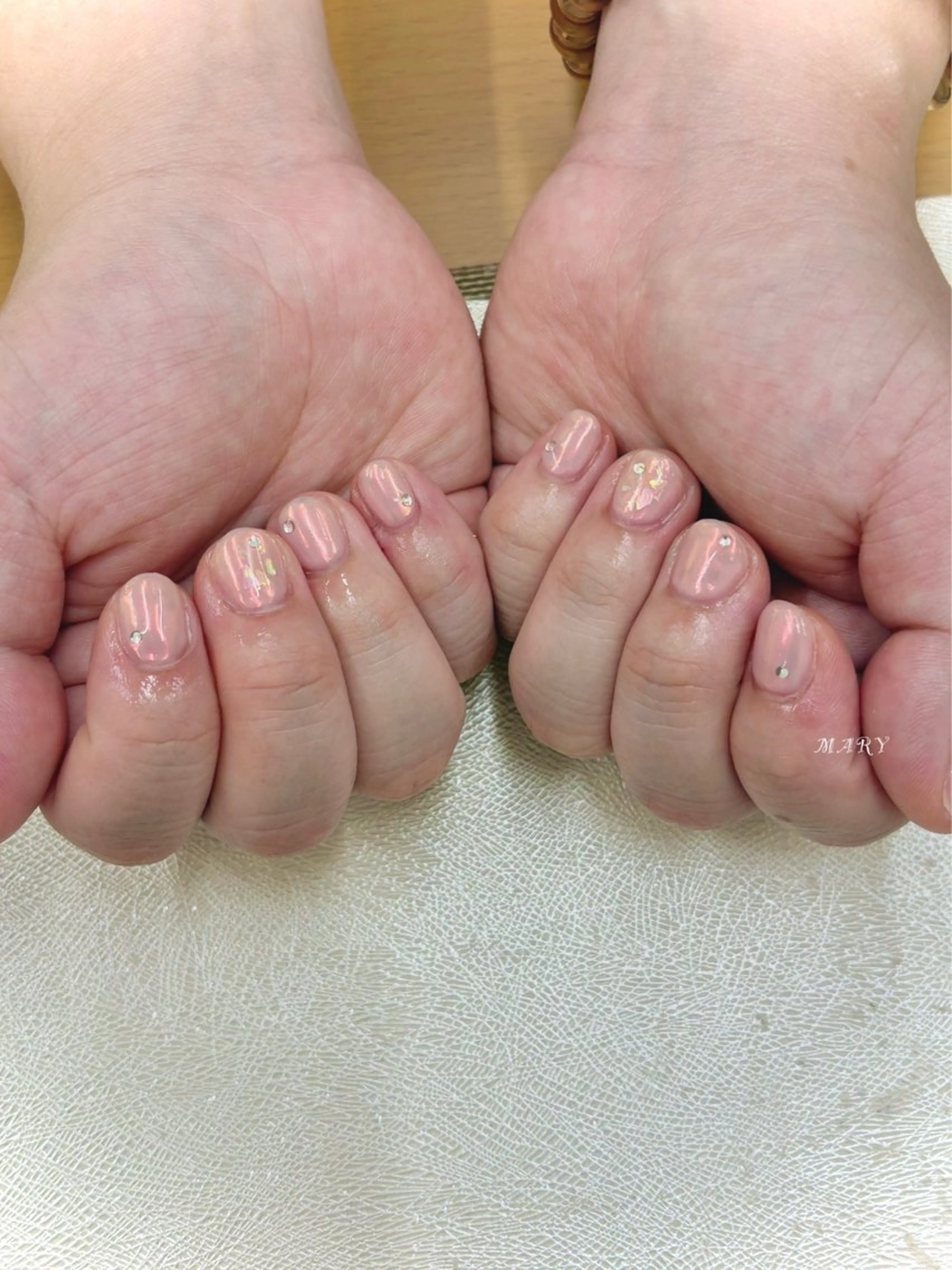 ネイル オーロラネイル キラキラネイル ミラーネイル ニュアンスネイル ワンカラーネイル ハンドネイル Mary nail .narumiのネイルデザイン