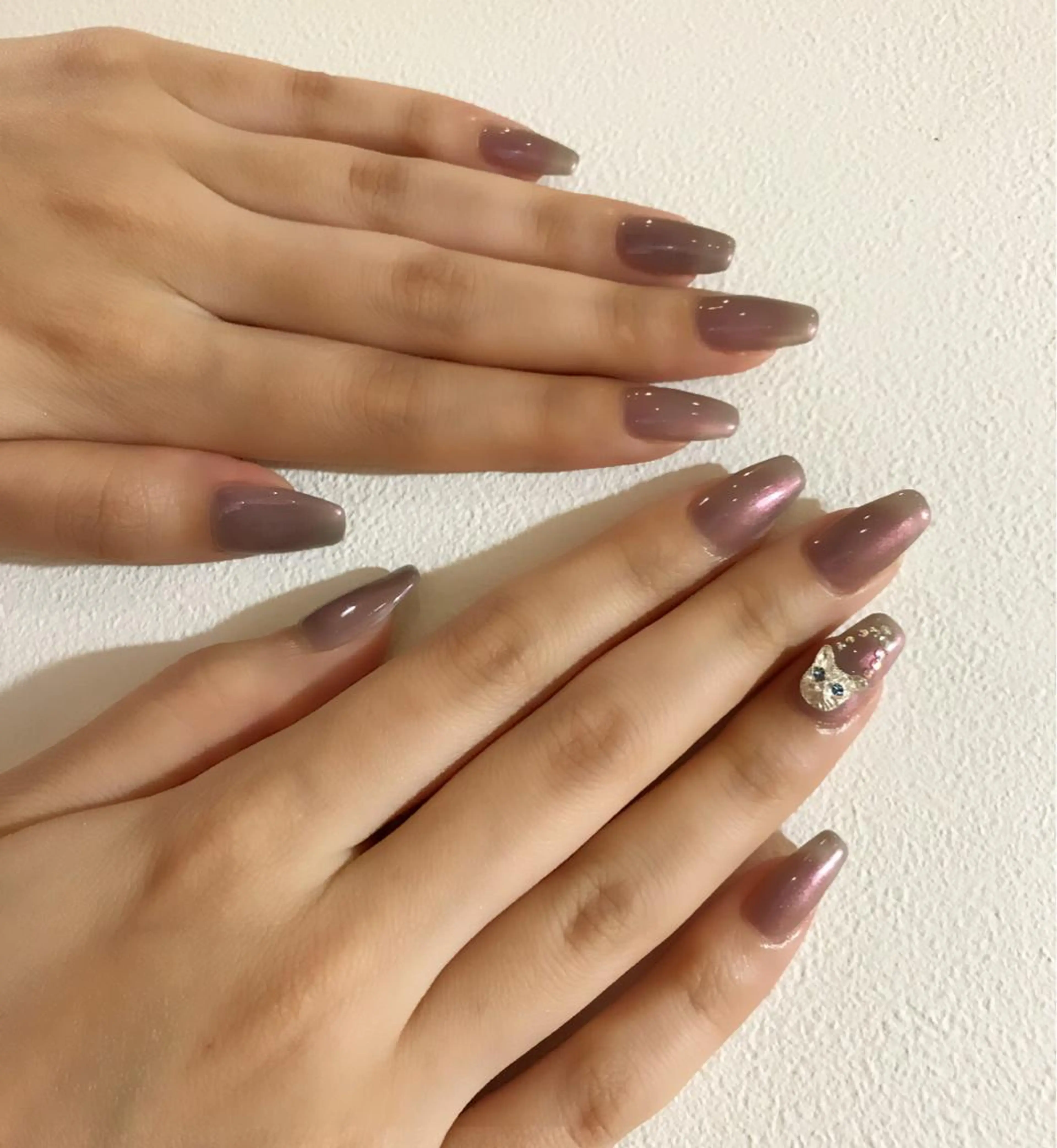 ネイル ワンカラーネイル ストーンネイル Soeur ネイリストのネイルデザイン