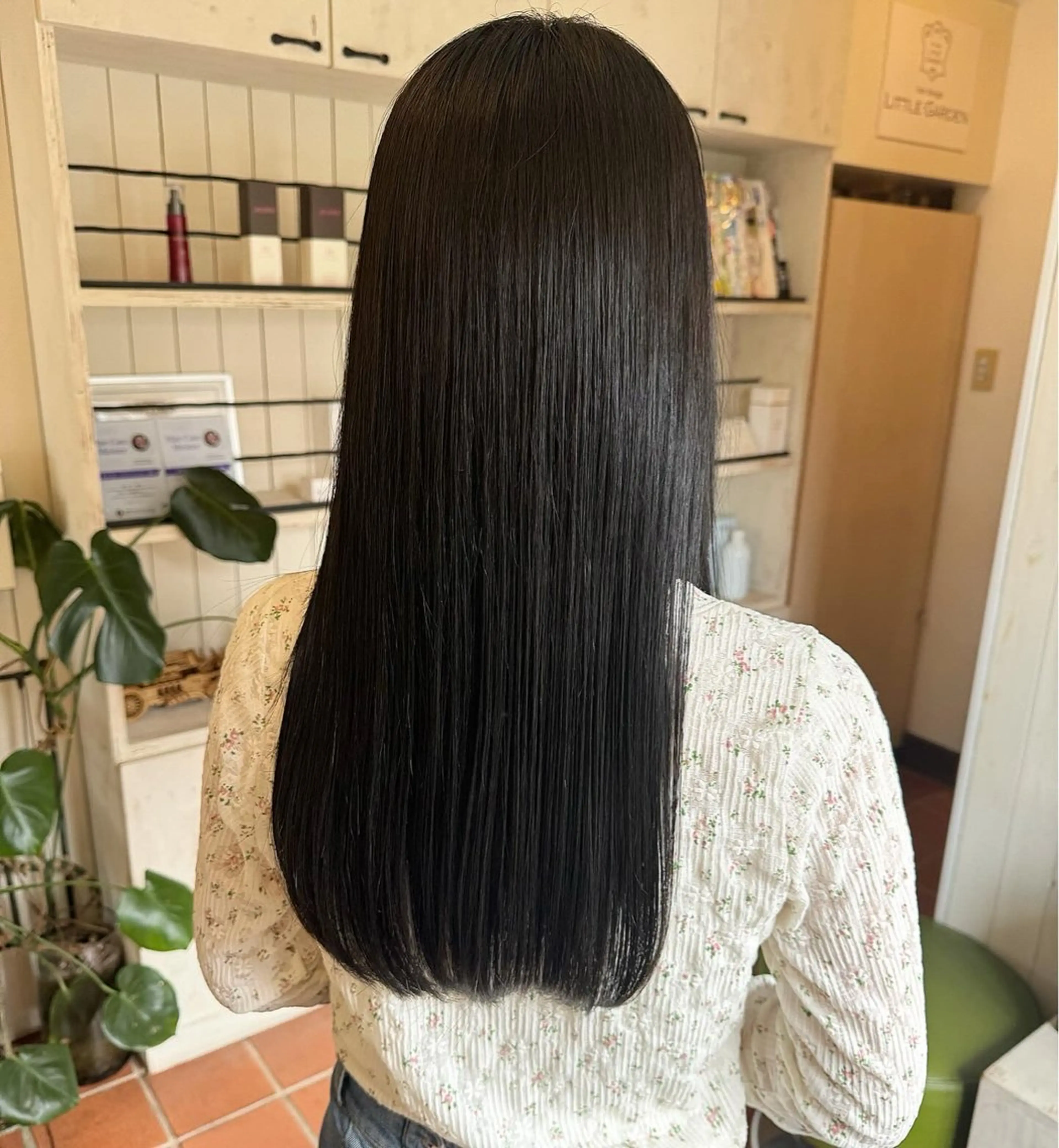 【梅雨前限定🌟】【毛先メンテナンスカット＋ツヤサラ髪質改善ストレート🫧✨️】の写真