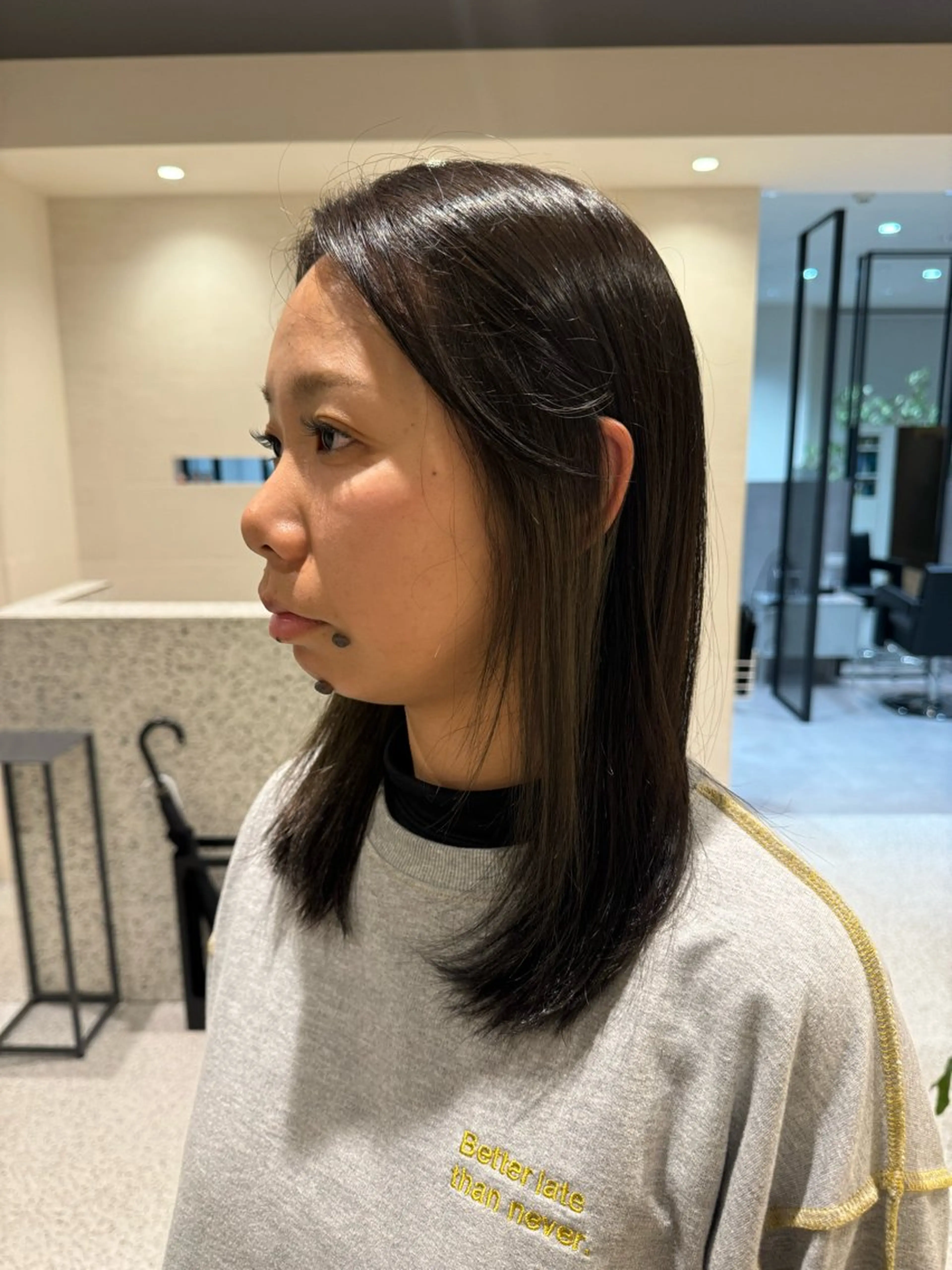 ミディアム ヘアカラー 中野 遥のヘアスタイル