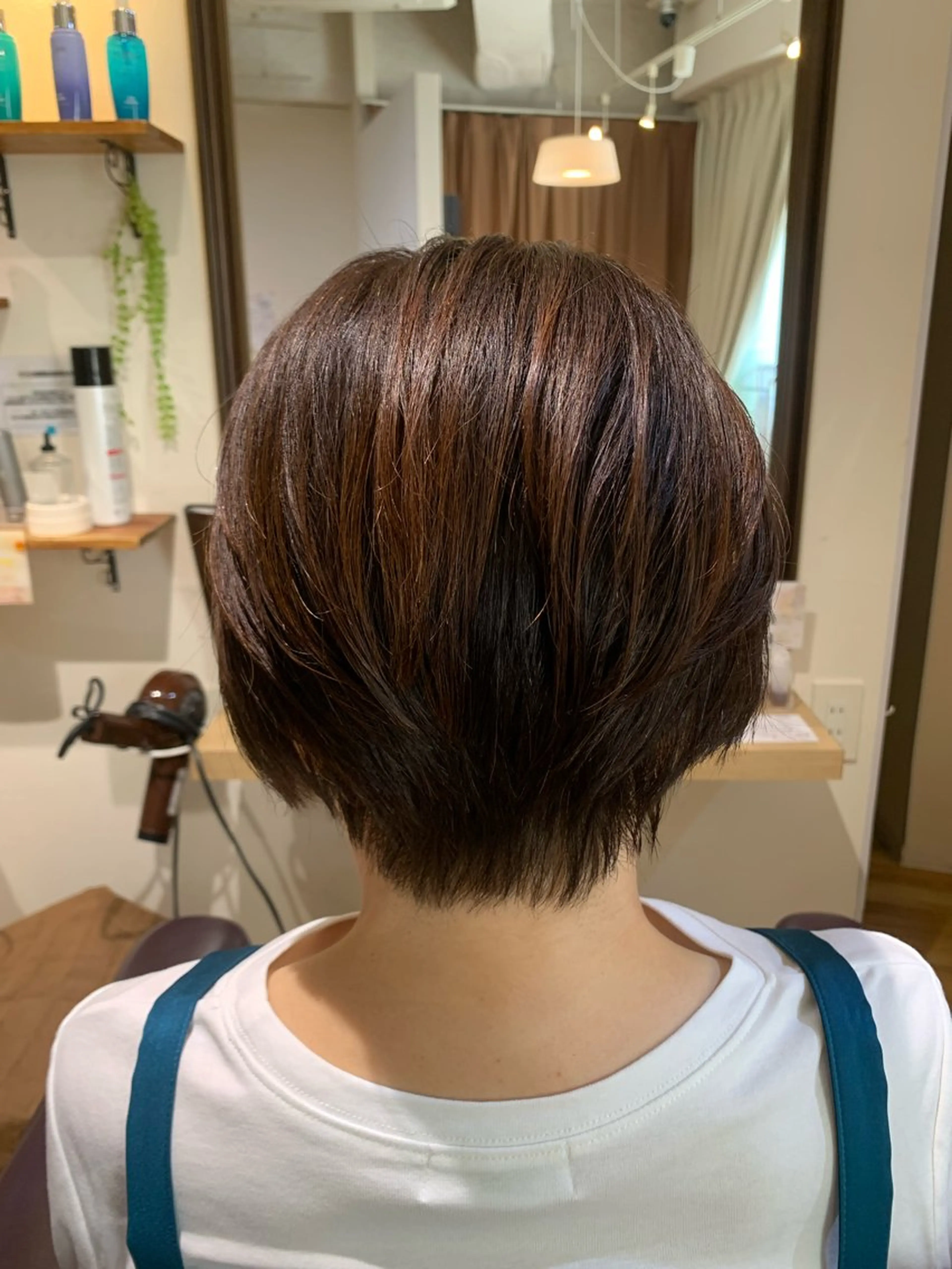 ショート カラー パーマ ヘアアレンジ メンズ キッズ ネイル マツエク・マツパ アイブロウ メンズパーマ 眉カラー ショートヘア グリーン ショートネイル 飯塚 朋代のヘアスタイル