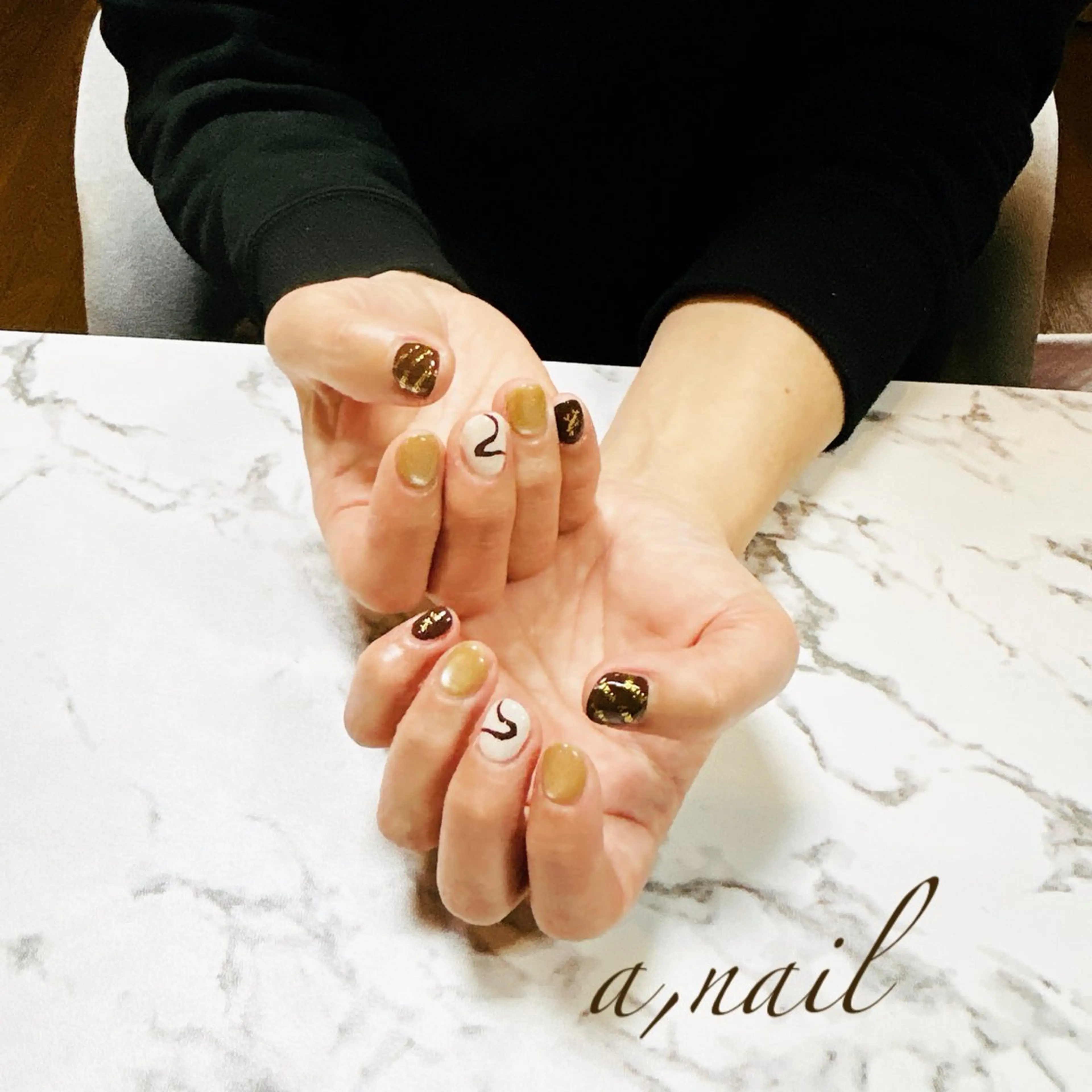 ネイル マグネットネイル ピスタチオネイル シンプルネイル バレンタイン ハンドネイル ネイルサロン エーネイルのネイルデザイン