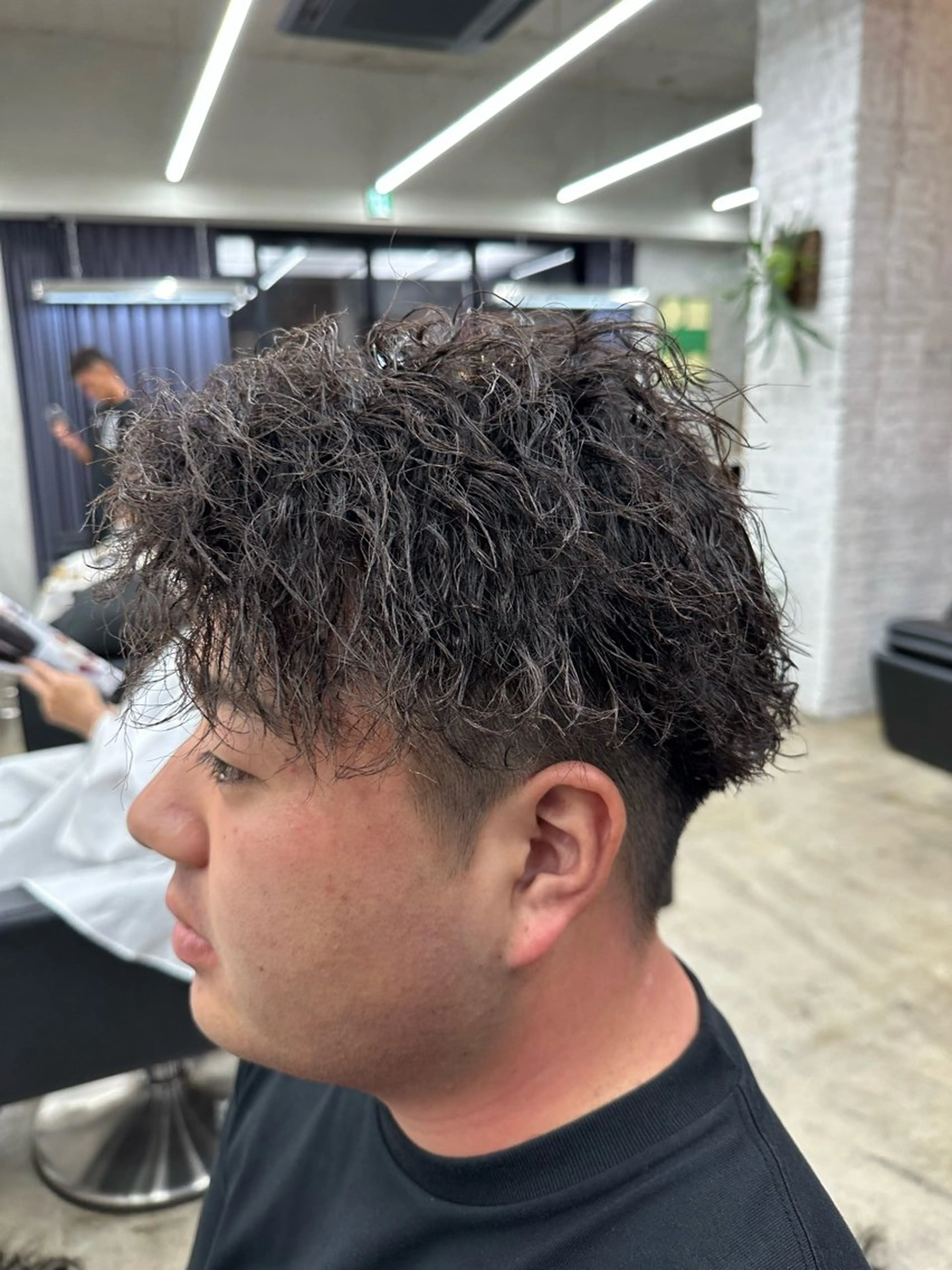 ショート パーマ メンズ センターパート カット パーマ 🪐LANDS🪐 福垣 海也のヘアスタイル