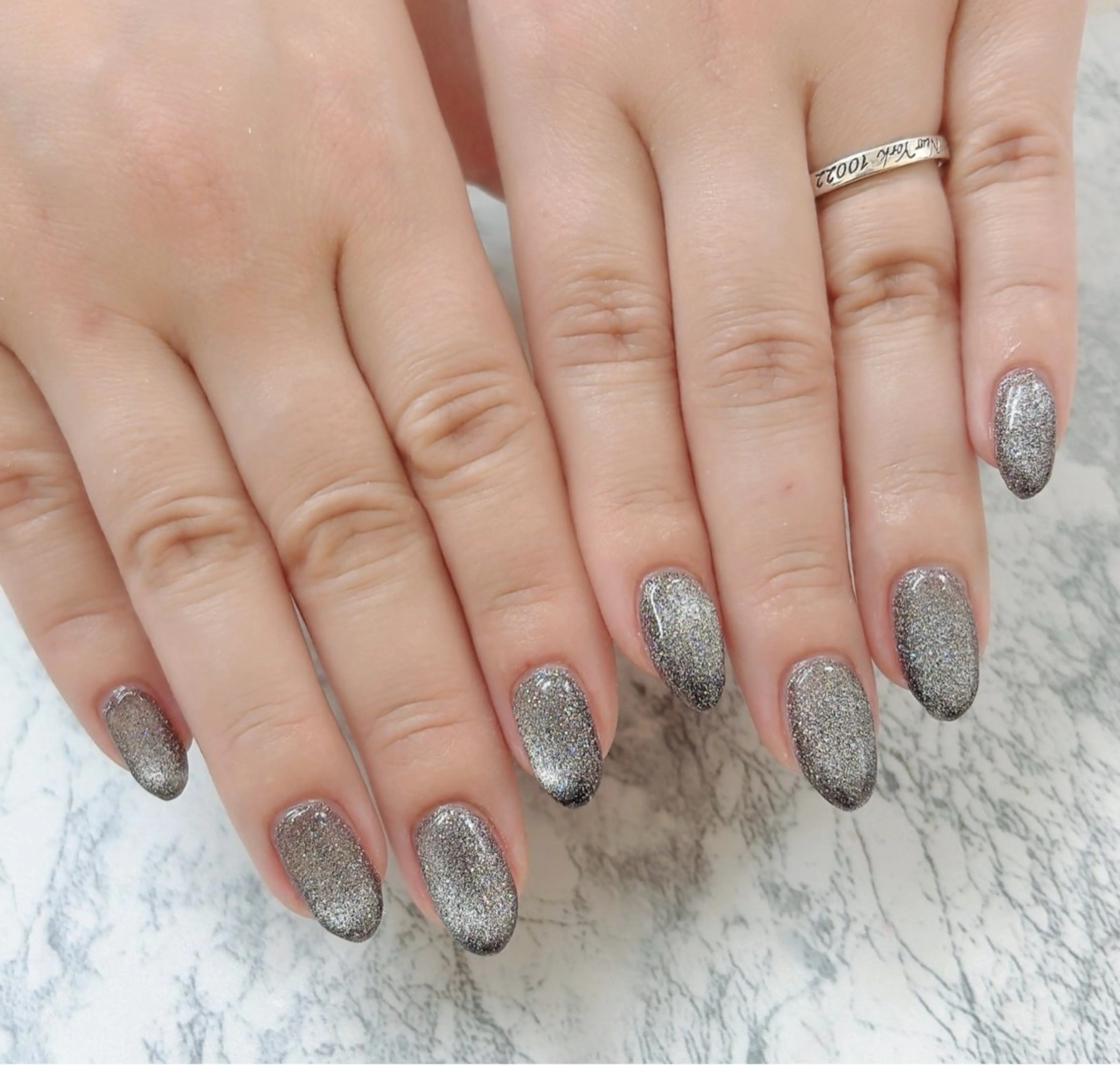 ネイル キラキラネイル マグネットネイル ハンドネイル iku🌷 by 上福岡らんらんのネイルデザイン