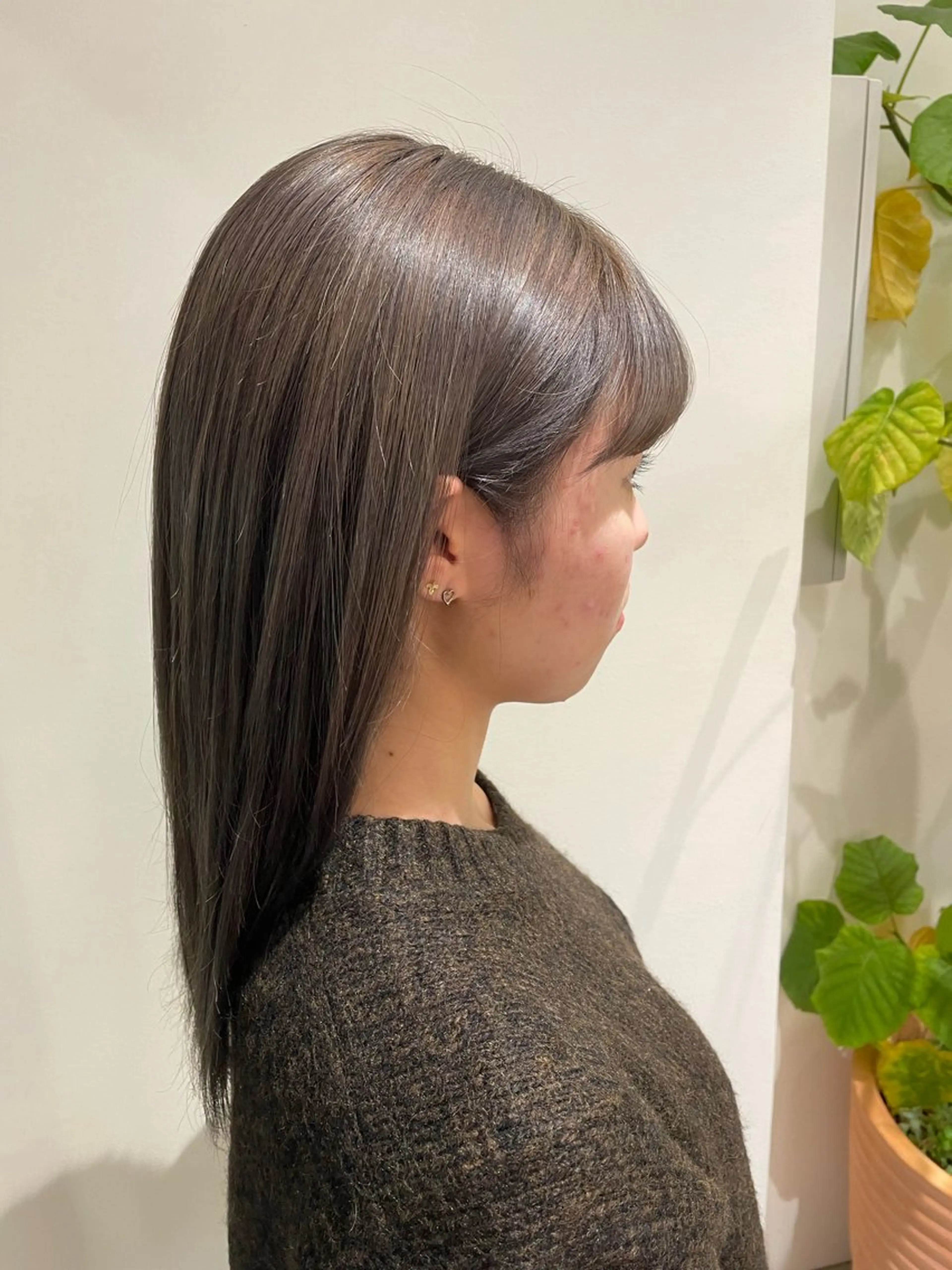 セミロング カラー グレージュ カット ヘアカラー トリートメント 🌟当日予約OK🌟 西野楓加のヘアスタイル