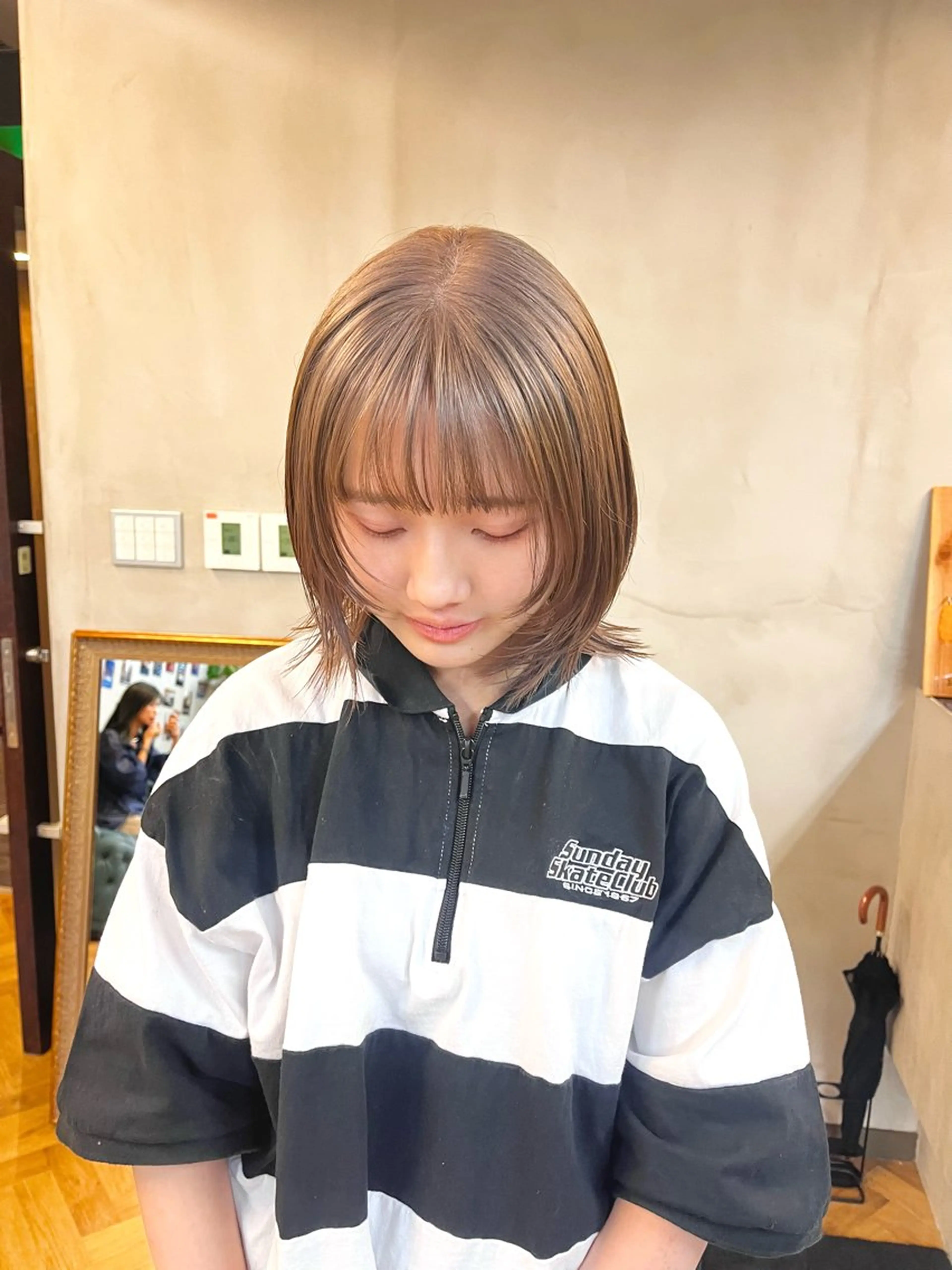 ミディアム カラー ヘアアレンジ ベージュカラー ブリーチ ミルクティーベージュ レイヤーカット ena/ブリーチなし 透明感・レイヤー🎀のヘアスタイル