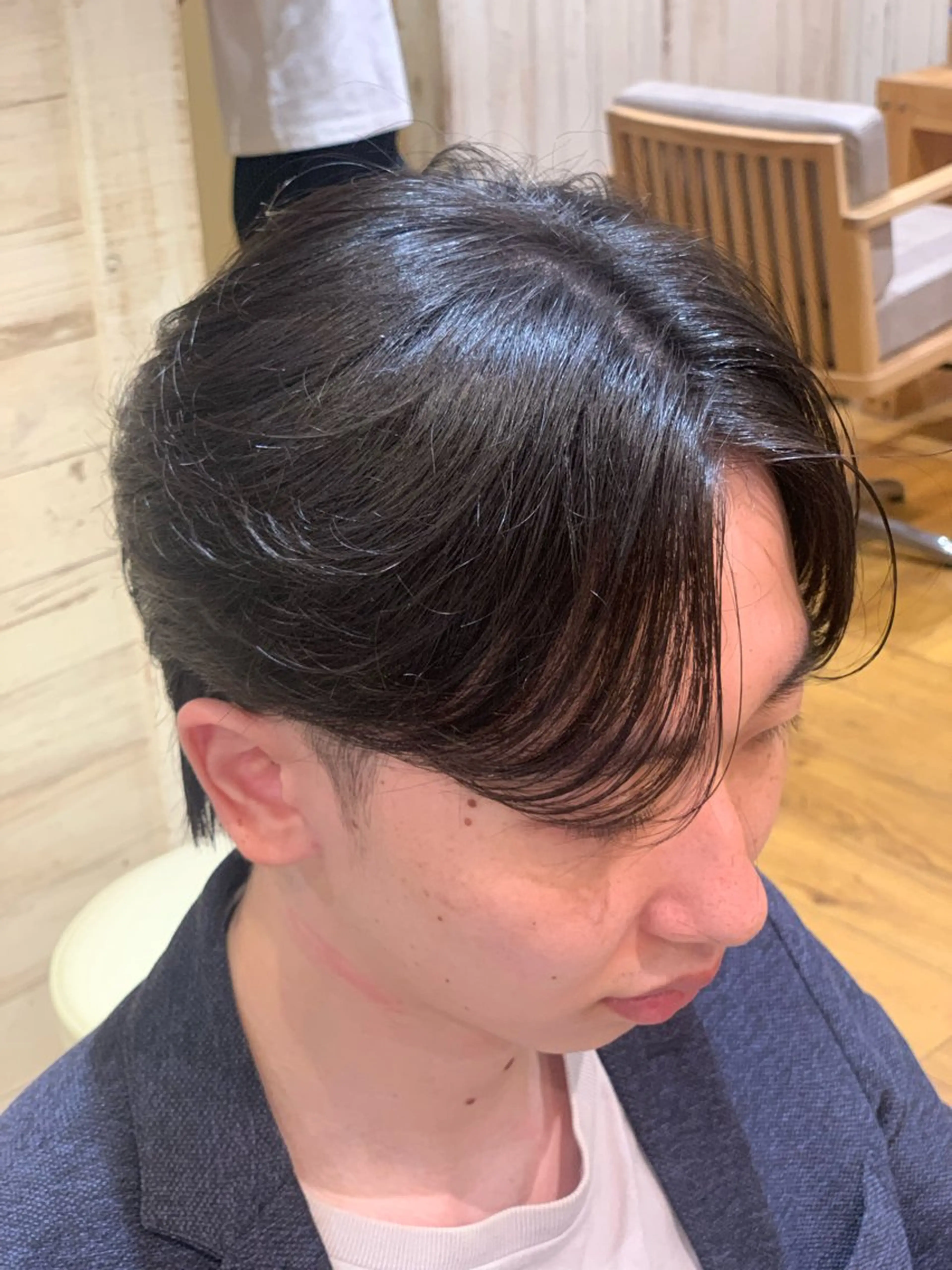 メンズ センターパート カルマパーマ メンズ韓国風 マッシュ メンズパーマ 井上 浅朝のヘアスタイル