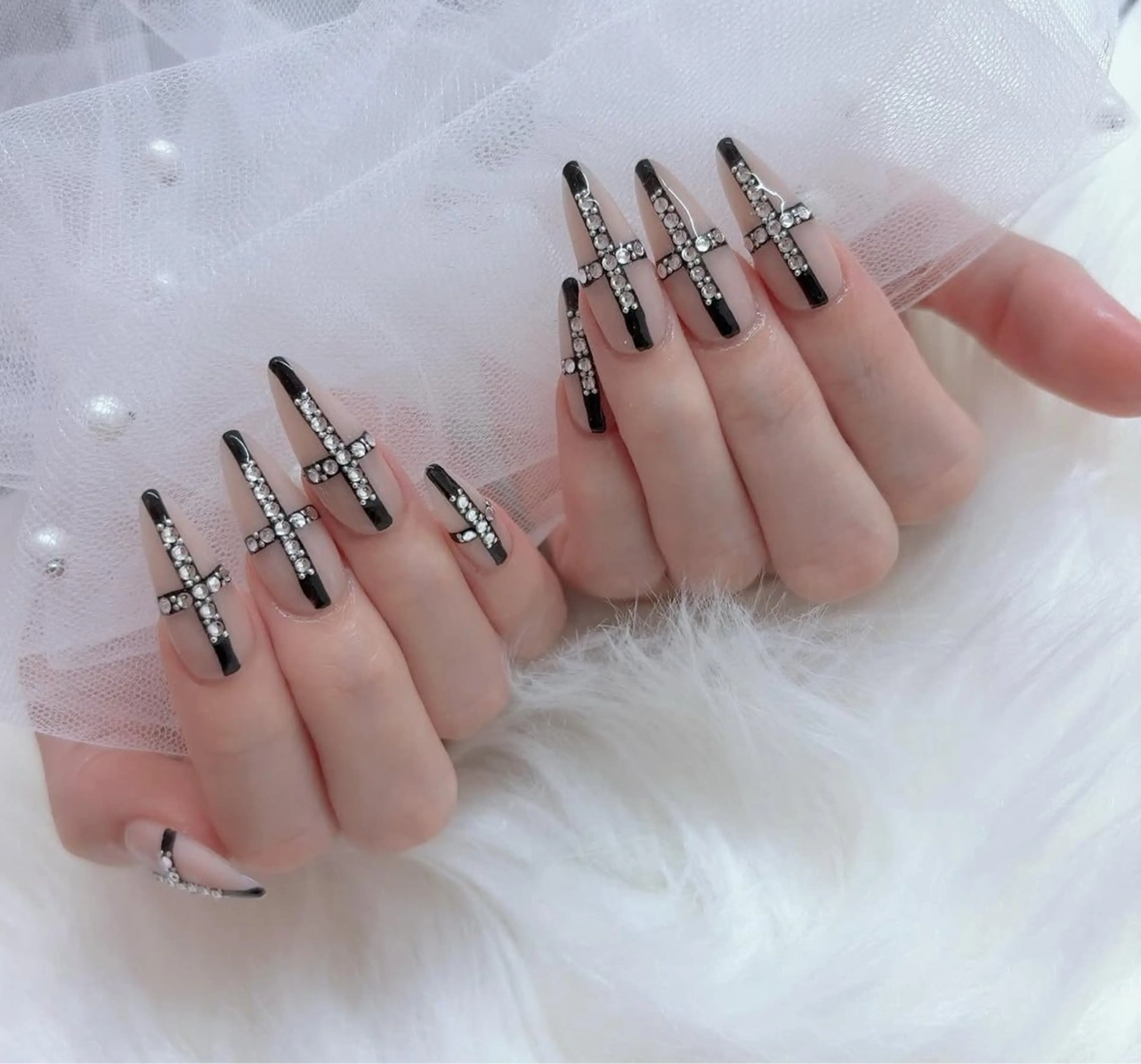 ネイル フレンチネイル ジェルネイル ガラスフレンチ ハロウィン ハート H.baby Nail Salonのネイルデザイン