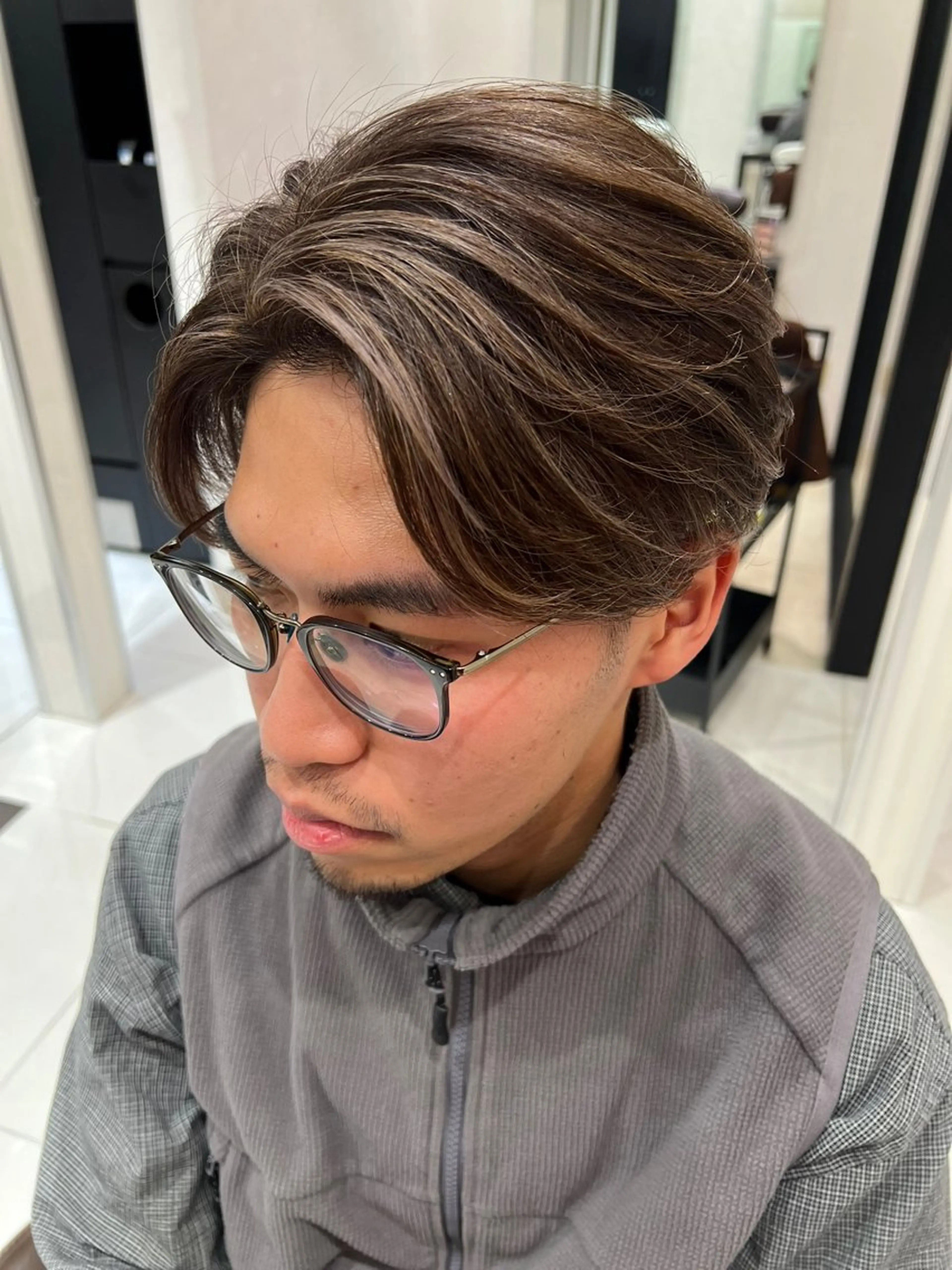 カラー メンズ メンズハイライト メンズパーマ ベージュカラー ハイライトカラー 野口 竜矢のヘアスタイル