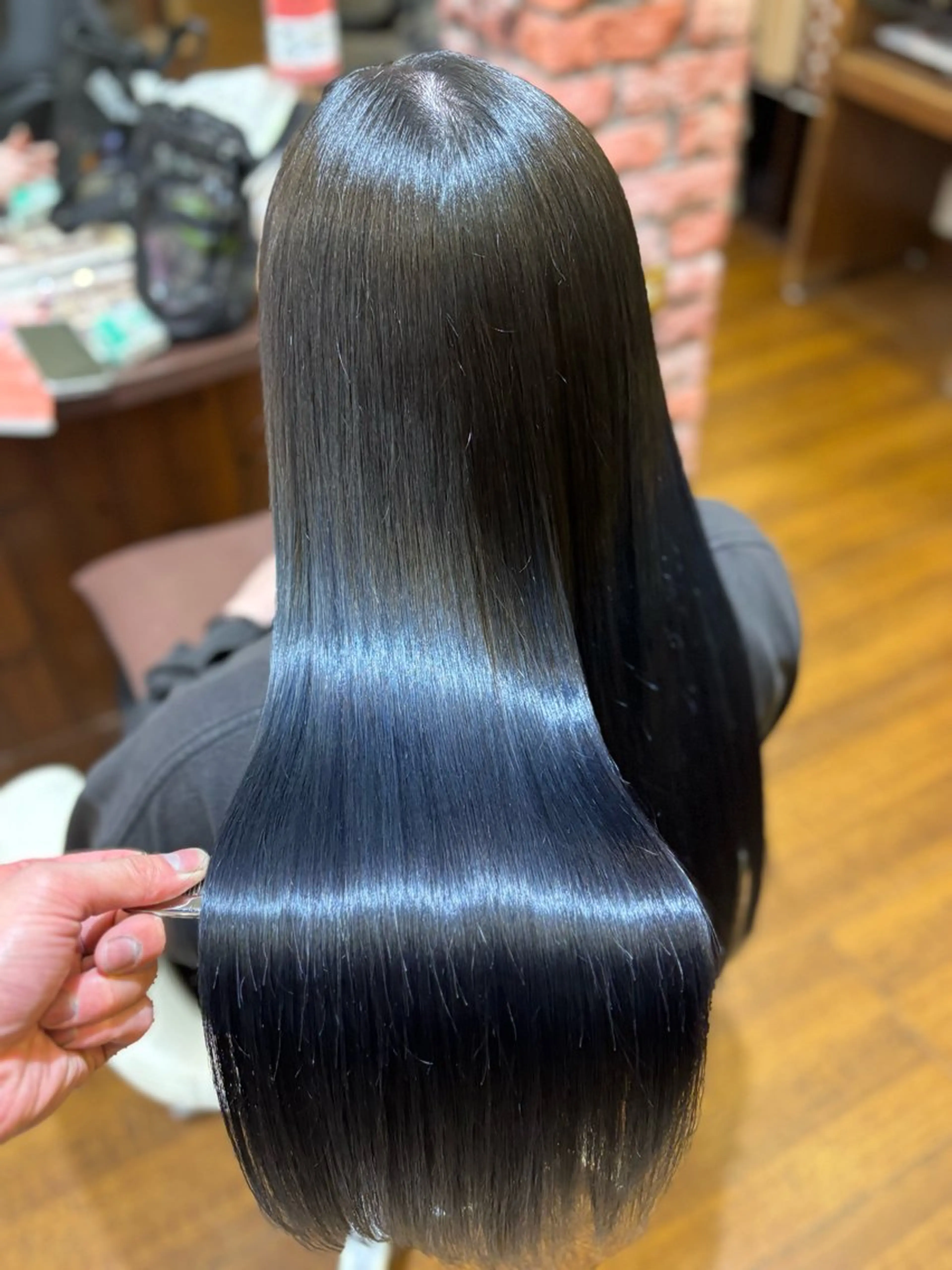 ロング カット 縮毛矯正 片桐 巧貴のヘアスタイル