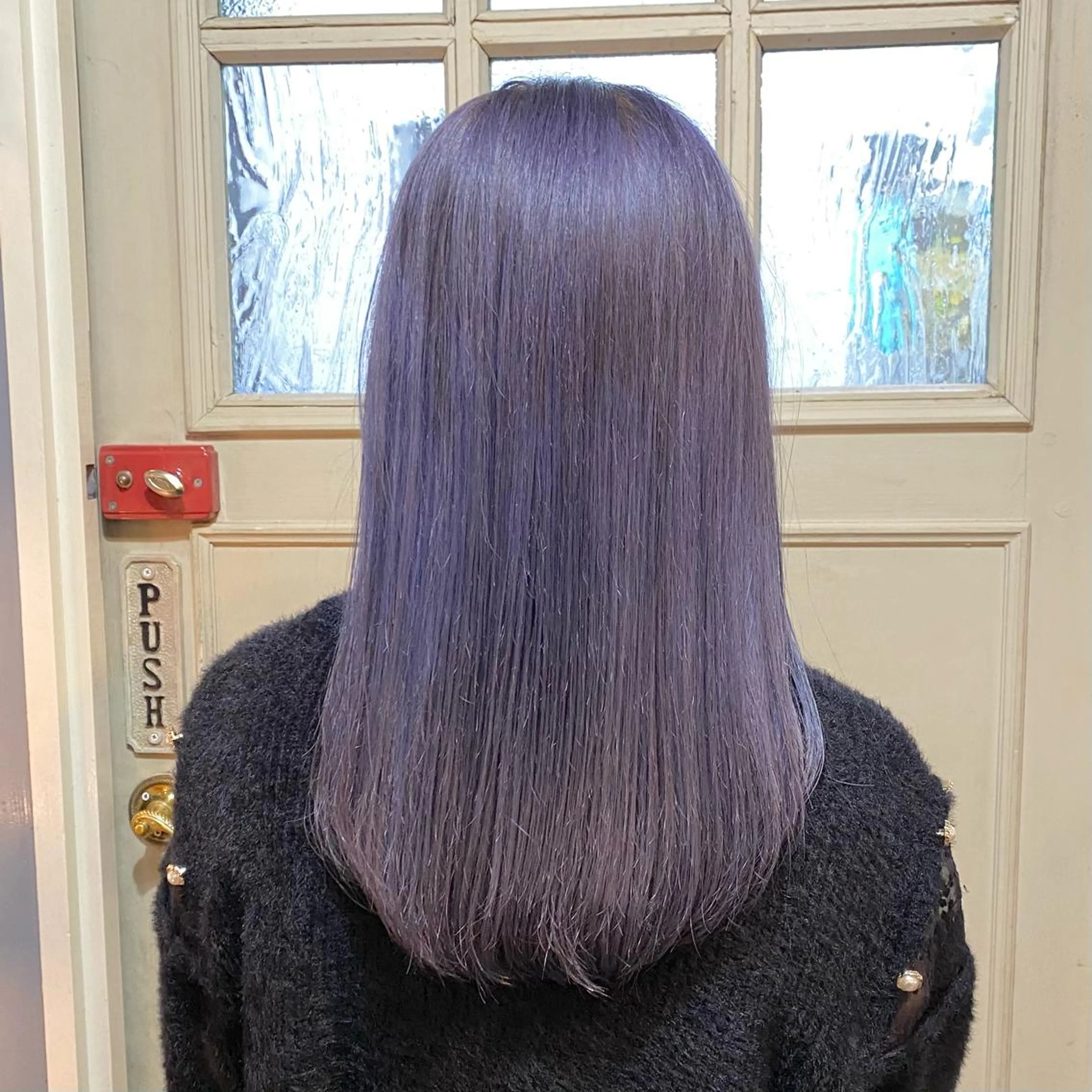 セミロング カラー アディクシーカラー アッシュ ブリーチ ラベンダーカラー ラベンダーアッシュ カット ヘアカラー トリートメント BRITS 渡辺 菜々子のヘアスタイル