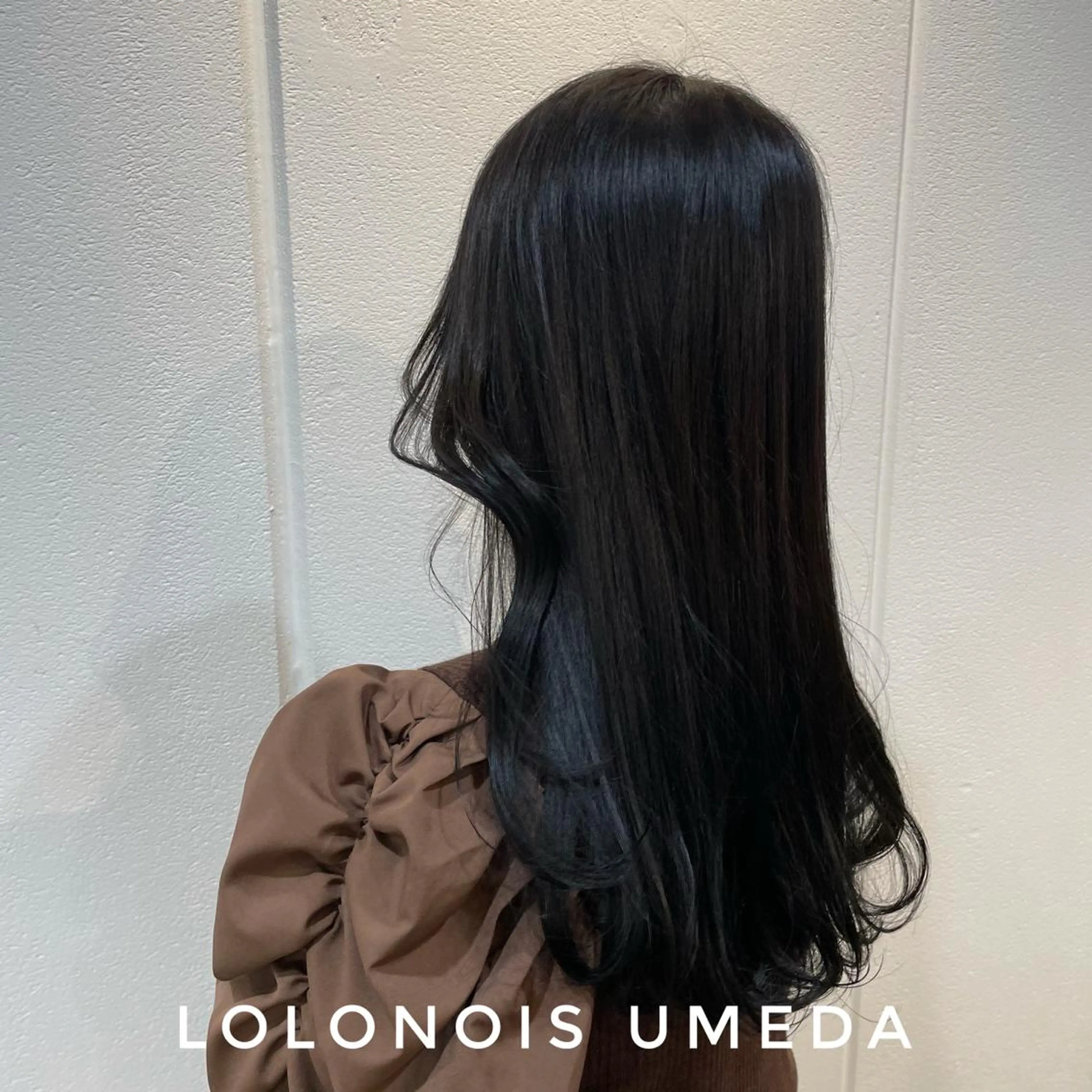 ロング カラー 黒髪 ブルーカラー ブルーブラック トリートメント Lolonois梅田 /Okazaki:)のヘアスタイル