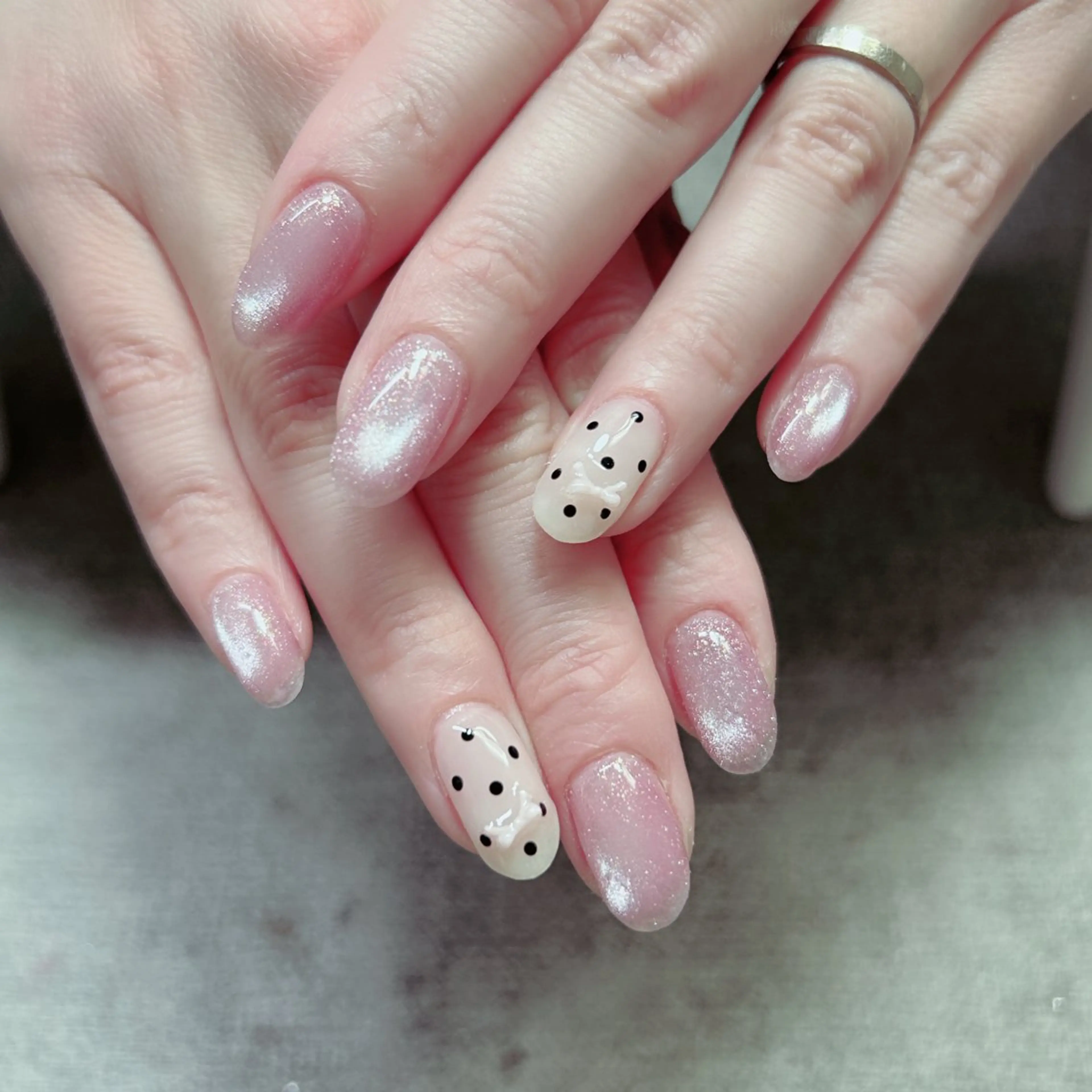 ネイル オーロラネイル フラワーネイル フレンチネイル キラキラネイル ラメ(グリッター) ハンドネイル Cute Tips nailのネイルデザイン