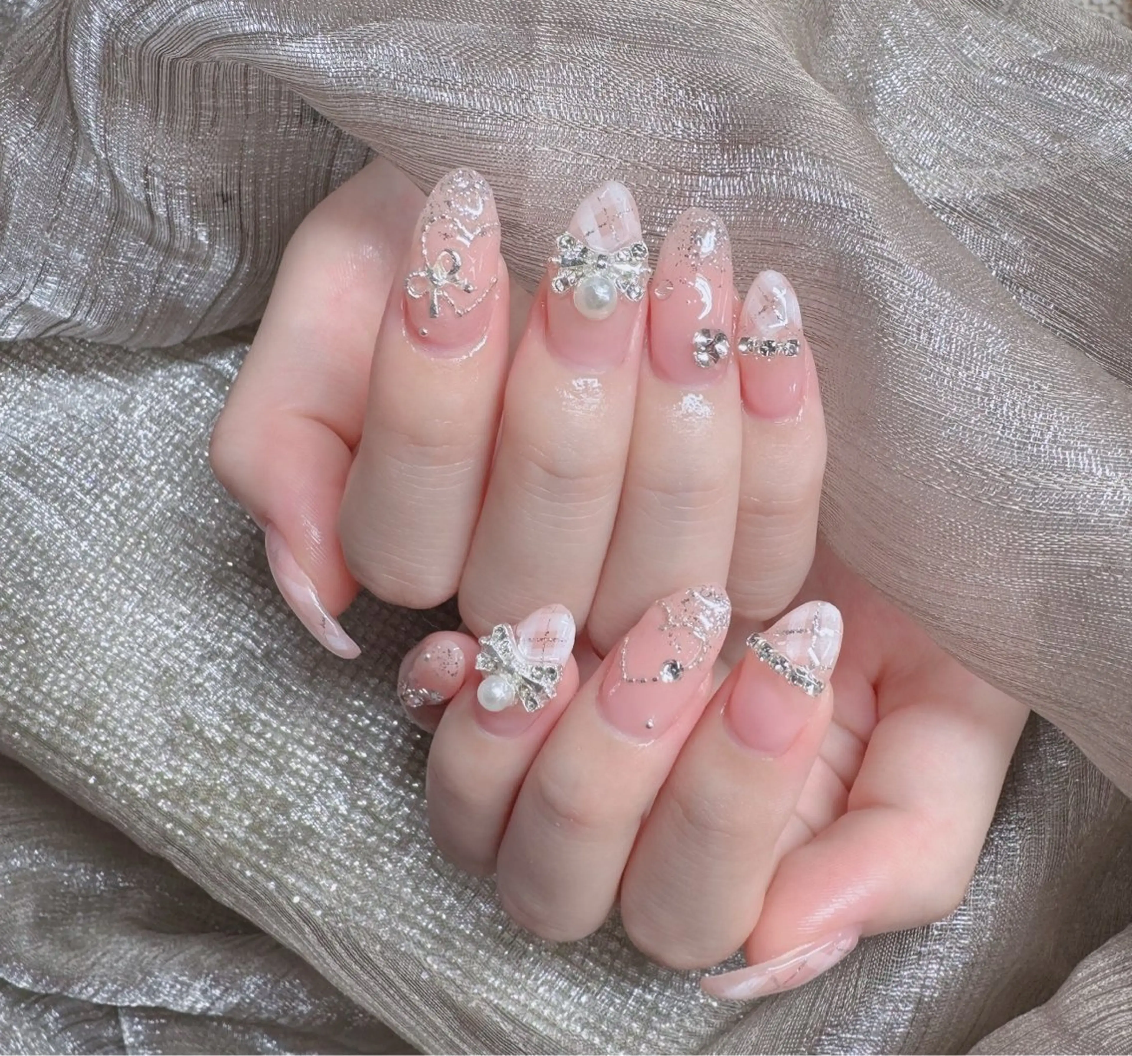 ネイル フレンチネイル ジェルネイル ガラスフレンチ ハロウィン ハート ハンドネイル H.baby Nail Salonのネイルデザイン