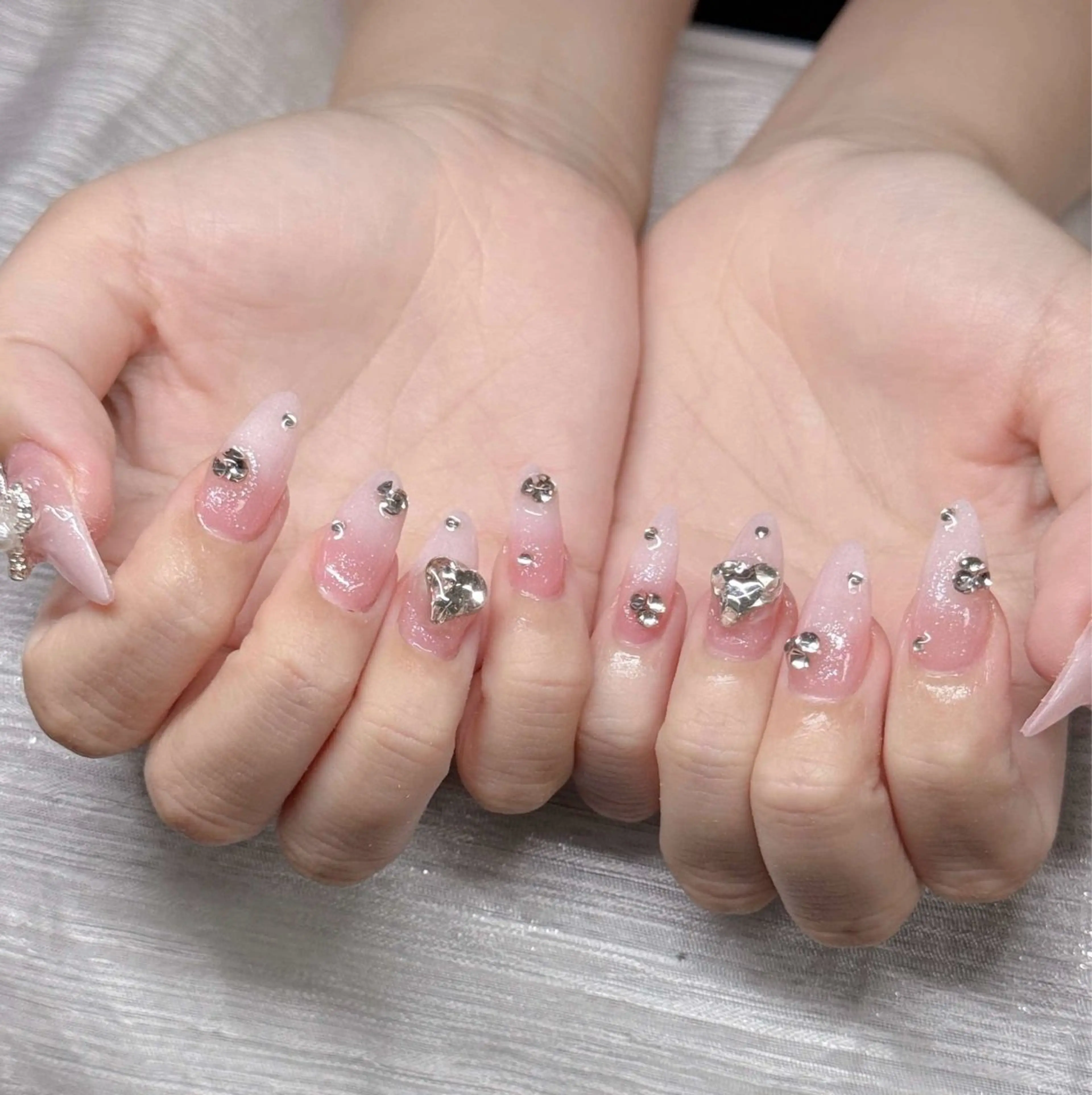 ネイル ハンドネイル Lee Nailsのネイルデザイン
