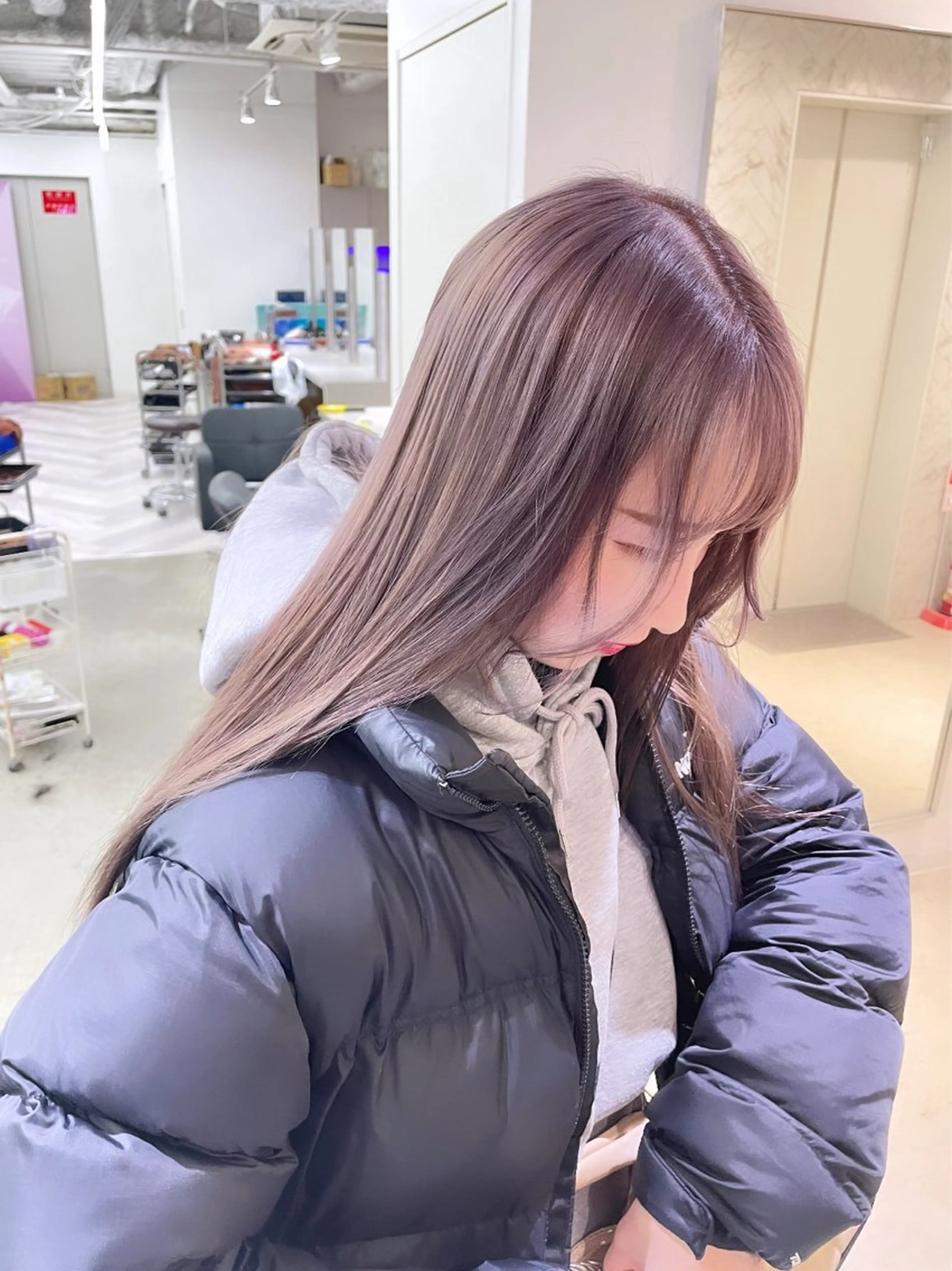 セミロング カラー 🎗副店長/井上 竜 ブリーチ指名No.1のヘアスタイル