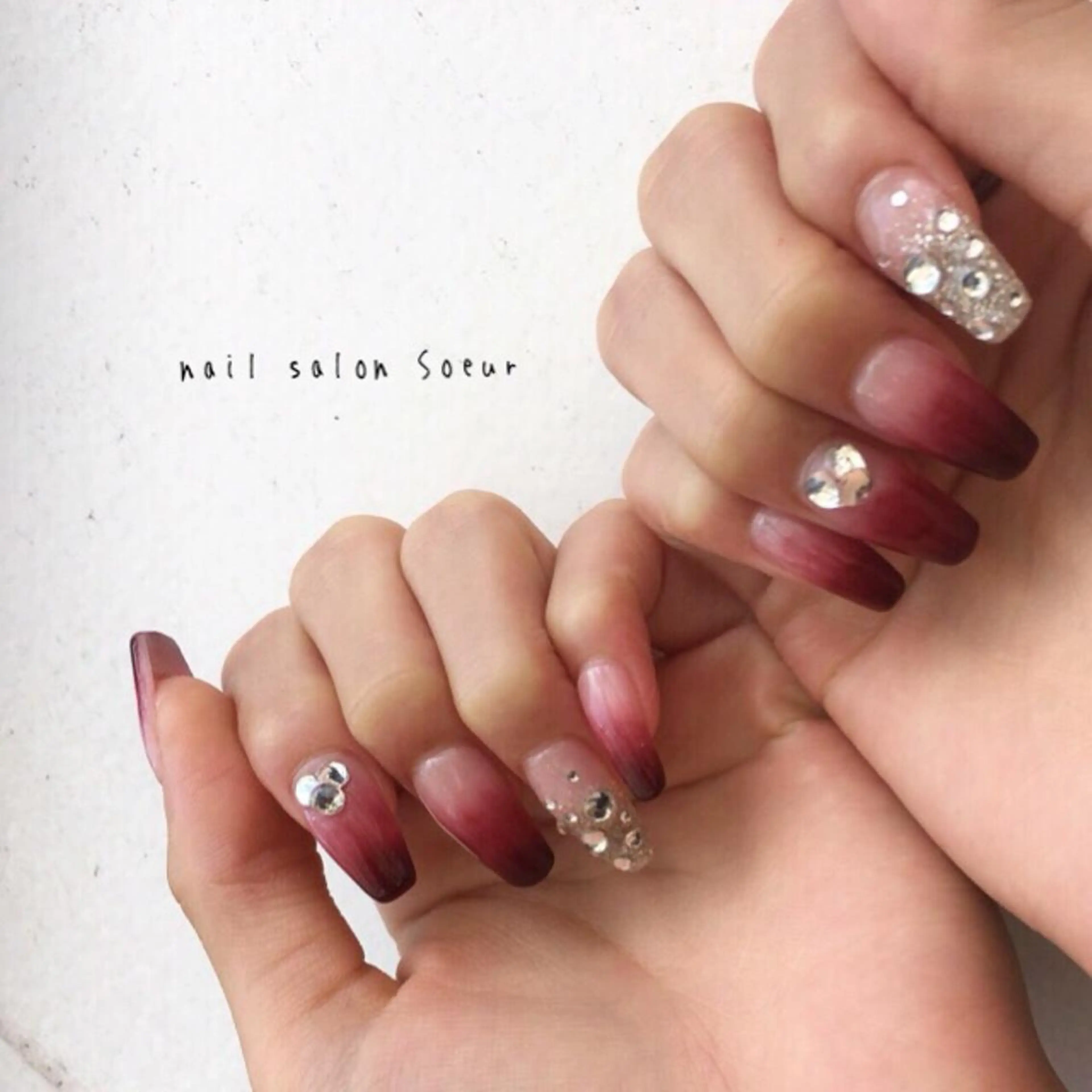 ネイル ボルドー グラデーション ラメ(グリッター) 持ち込み スカルプネイル ハンドネイル nail salon Soeurのネイルデザイン