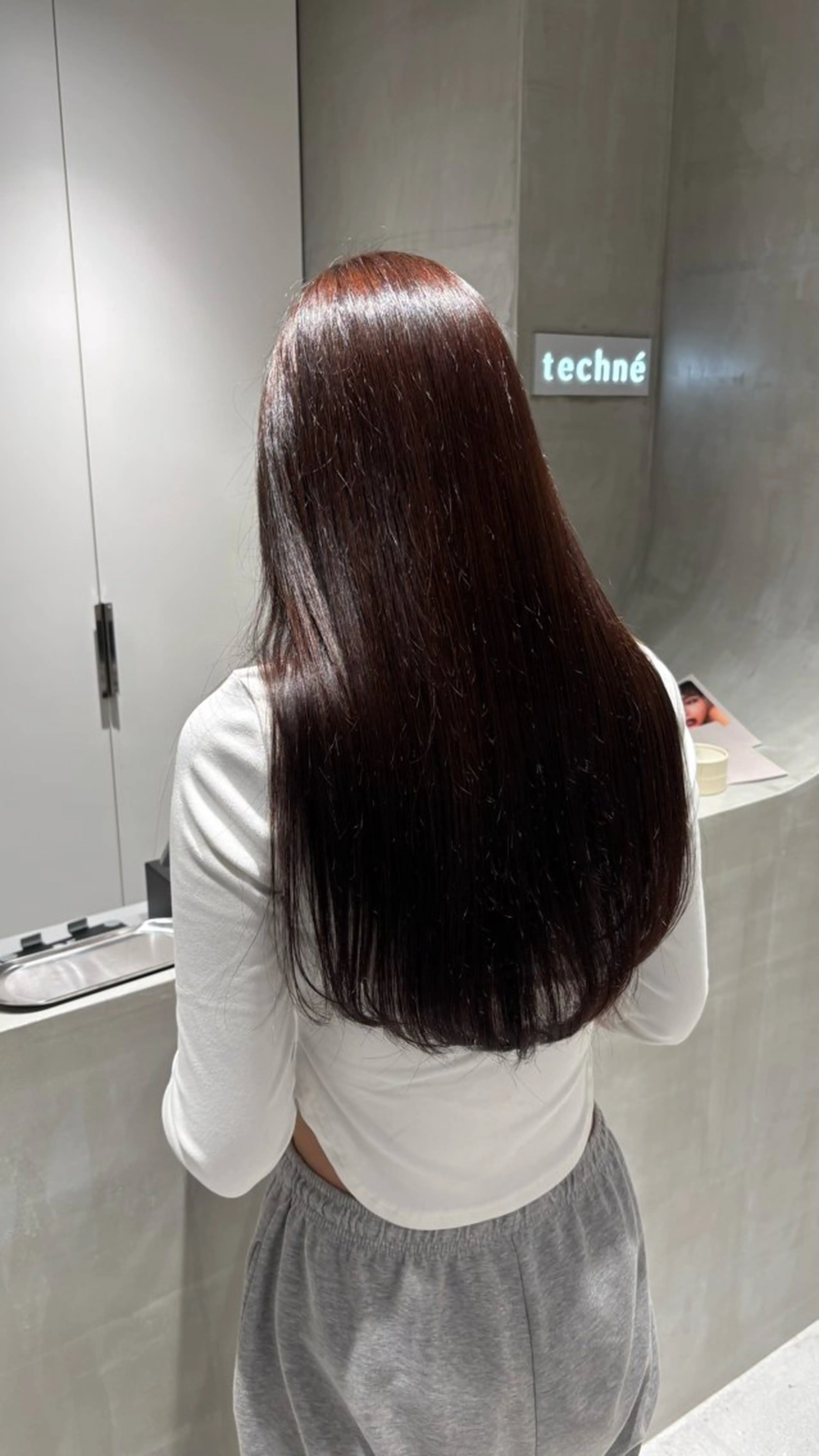 カラー 塔尾 真那のヘアスタイル