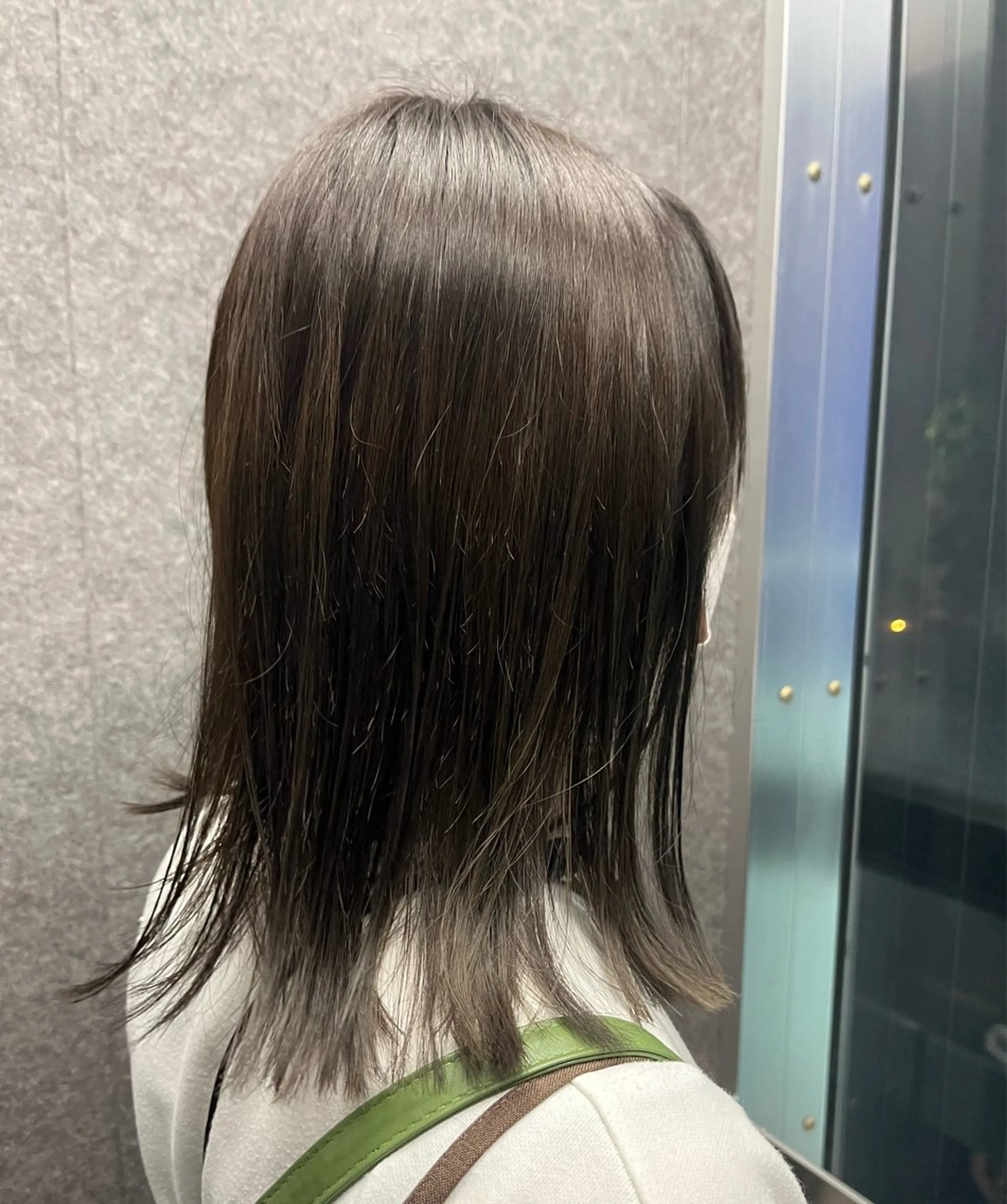 カラー グレージュ 福島 菜摘のヘアスタイル