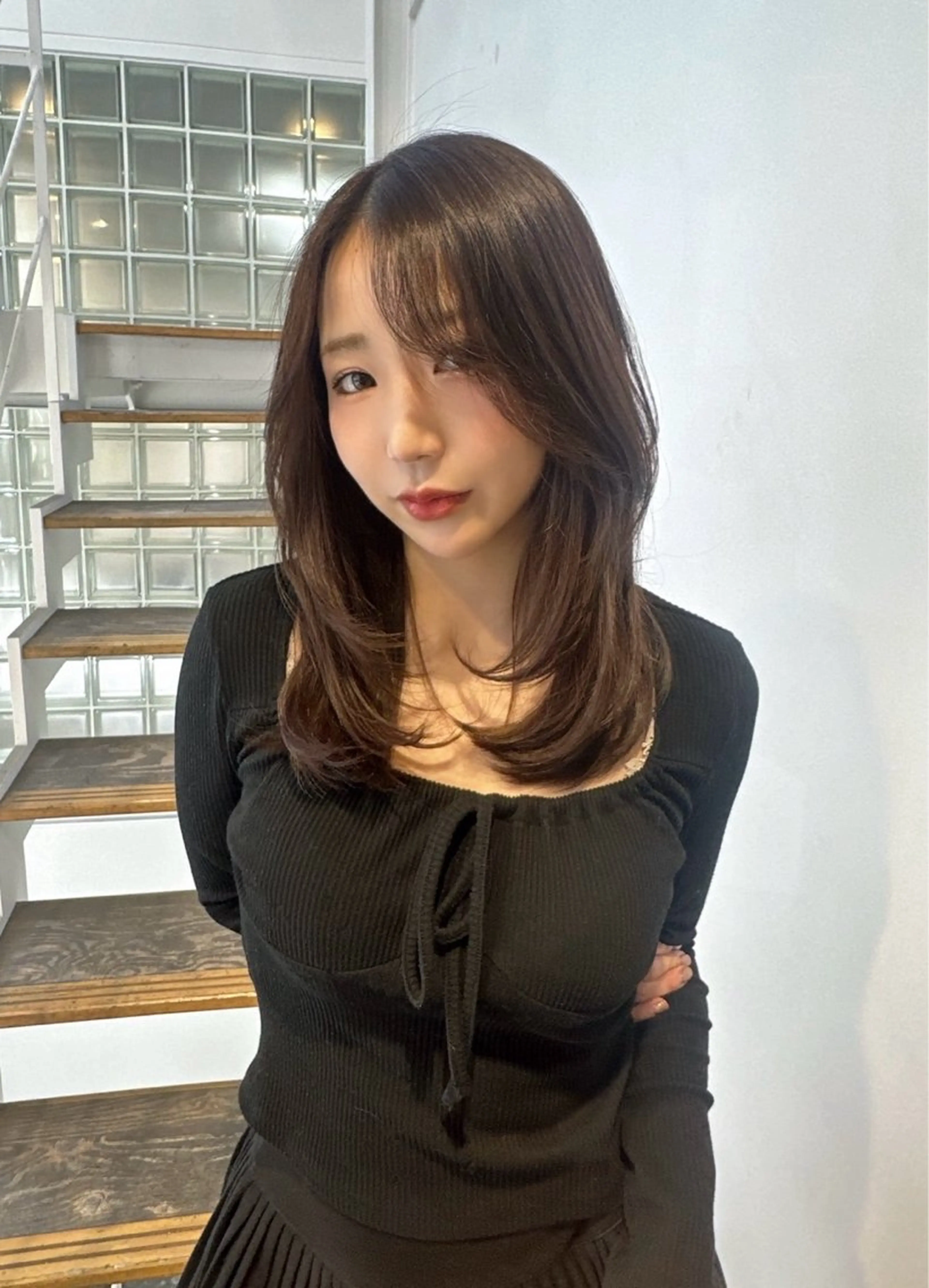 セミロング カラー 黒髪 ブリーチ 透明感カラー 顔周りカット レイヤーカット 透明感/レイヤー 🇰🇷tomonaのヘアスタイル