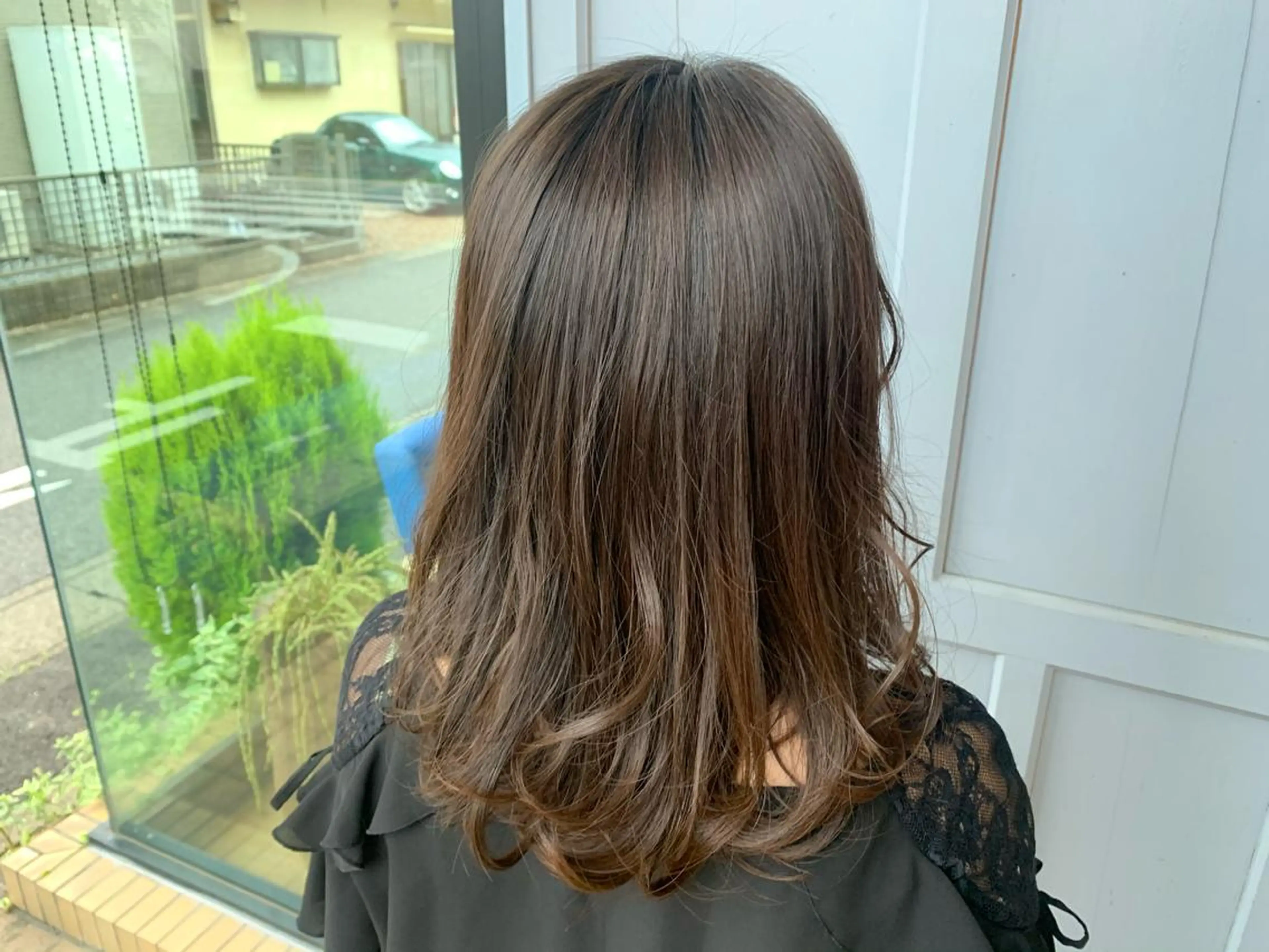 セミロング カラー アッシュ ヘアカラー トリートメント ツキダテ ユイのヘアスタイル