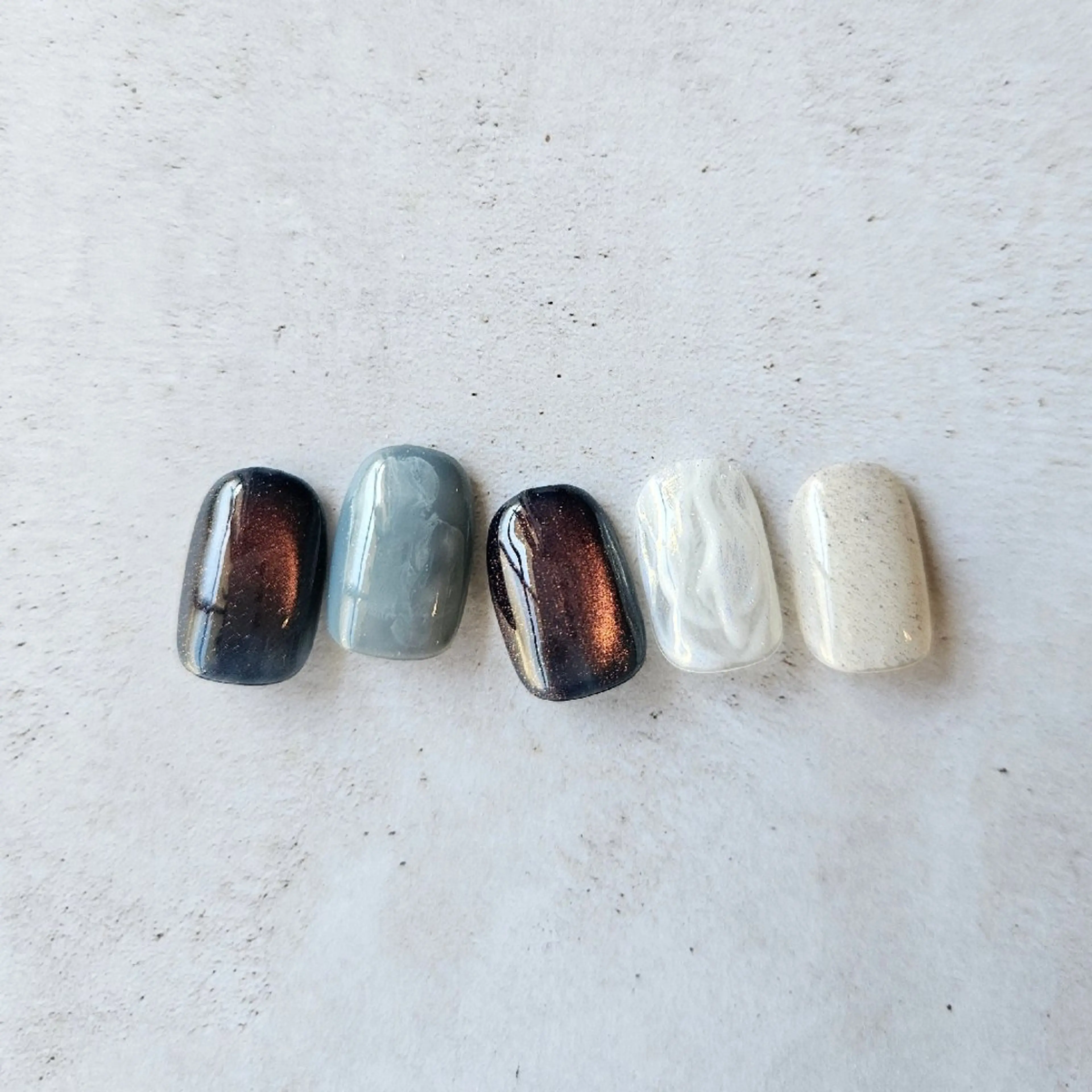 ネイル オーロラネイル ジェルネイル マグネットネイル ニュアンスネイル パラジェル ハンドネイル Nailsalon manoのネイルデザイン
