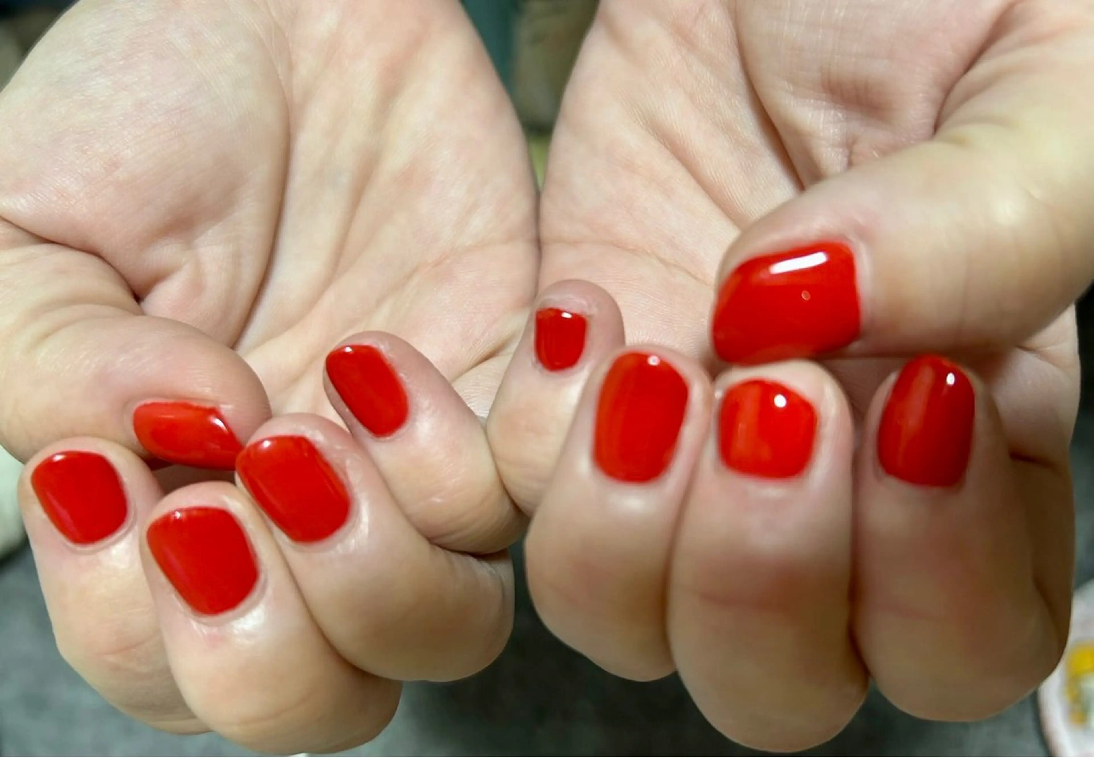 ネイル ワンカラーネイル 赤色 nanairo nailのネイルデザイン