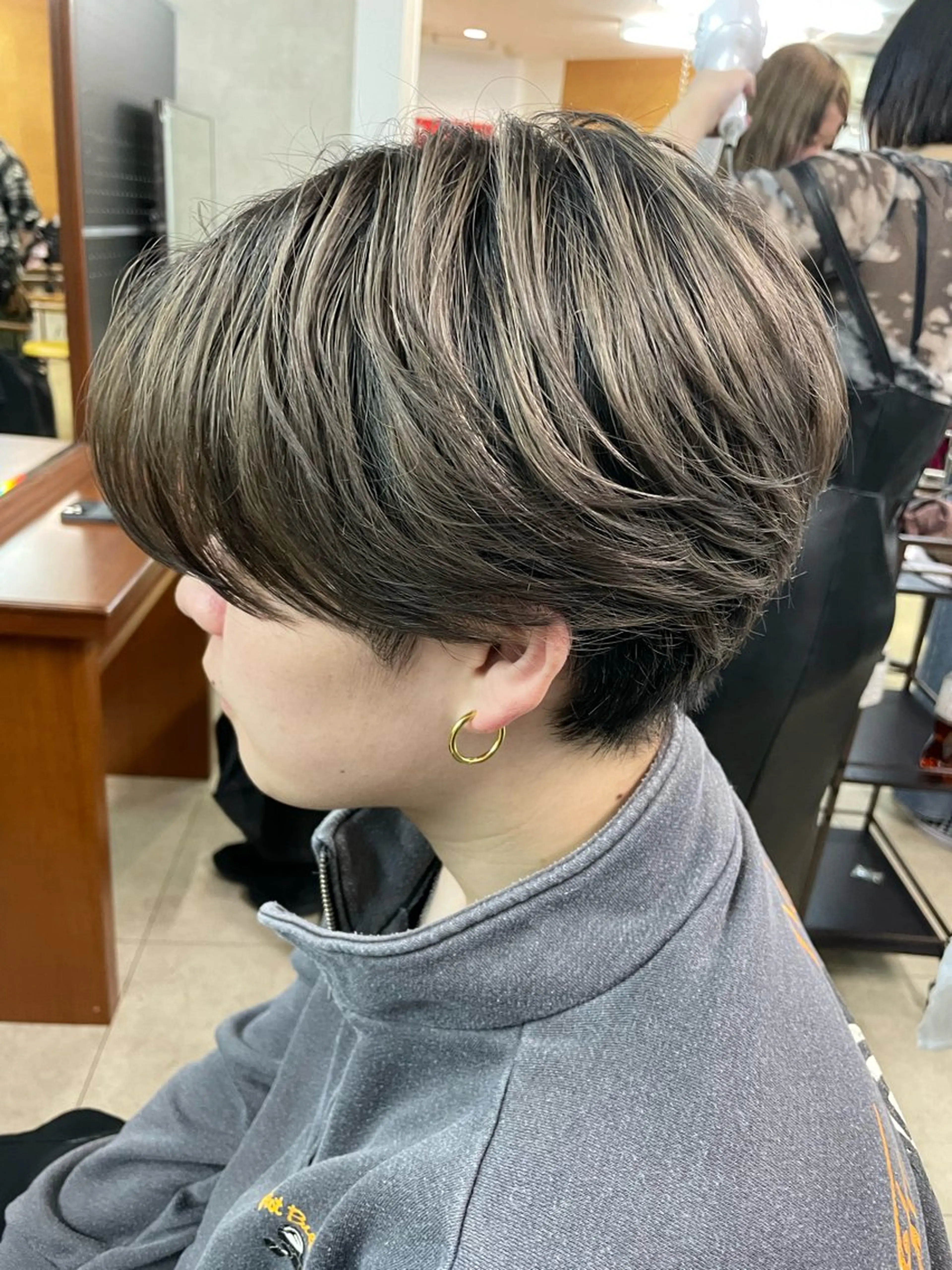 ショート カラー メンズ 🌈透明感カラー 韓国 ミライ🇰🇷のヘアスタイル