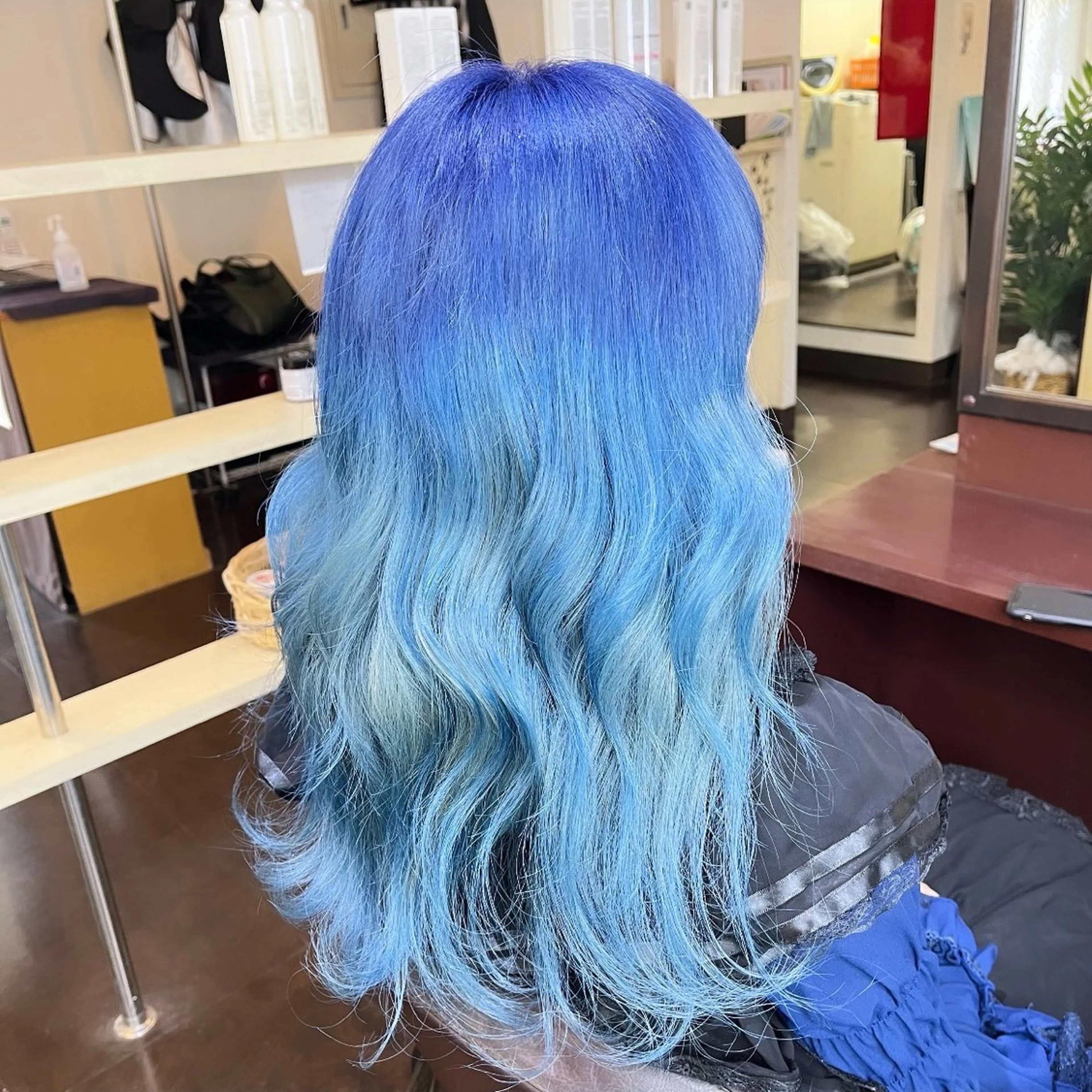 セミロング カラー アクアカラー ブルーカラー グラデーションカラー エクステ ヘアカラー トリートメント 編み込みエクステ/ ハイトーン りょすけのヘアスタイル