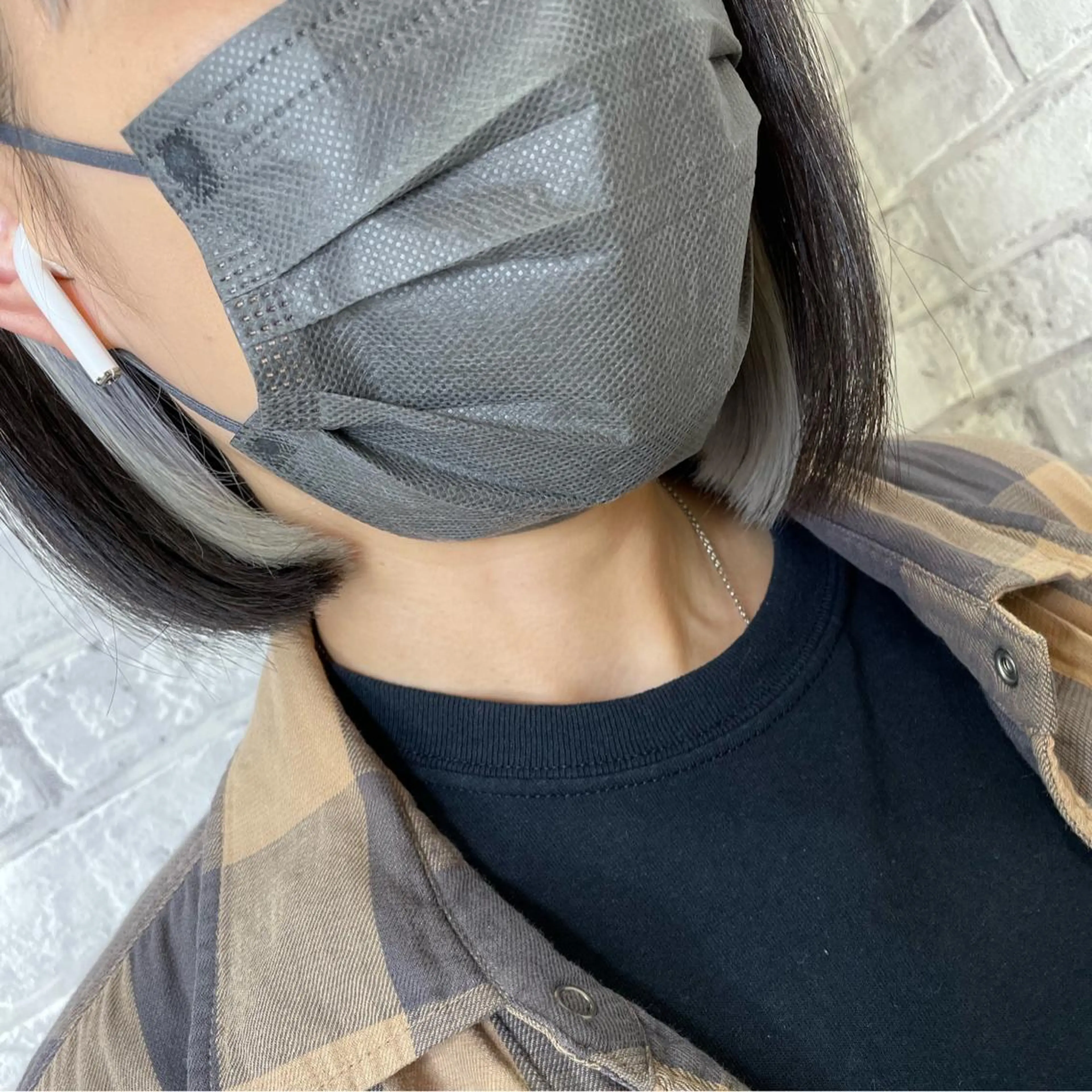 ショート カラー ヘアアレンジ 切りっぱなしボブ 前下がりボブ ブリーチ イヤリングカラー インナーカラー カット ヘアカラー トリートメント 秋山 幸太のヘアスタイル