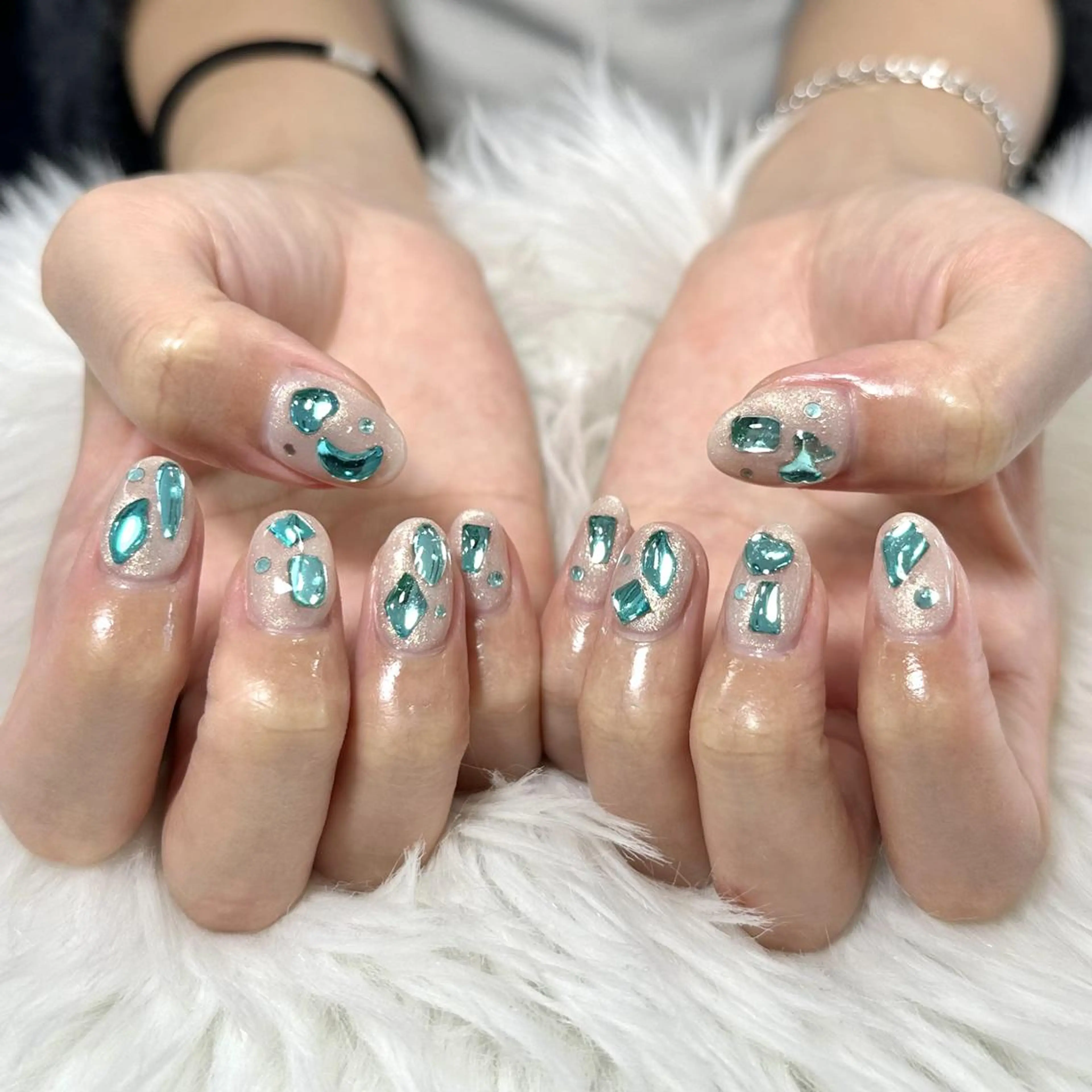ネイル Azusa🩵 ネイル💅🏻南森町のネイルデザイン