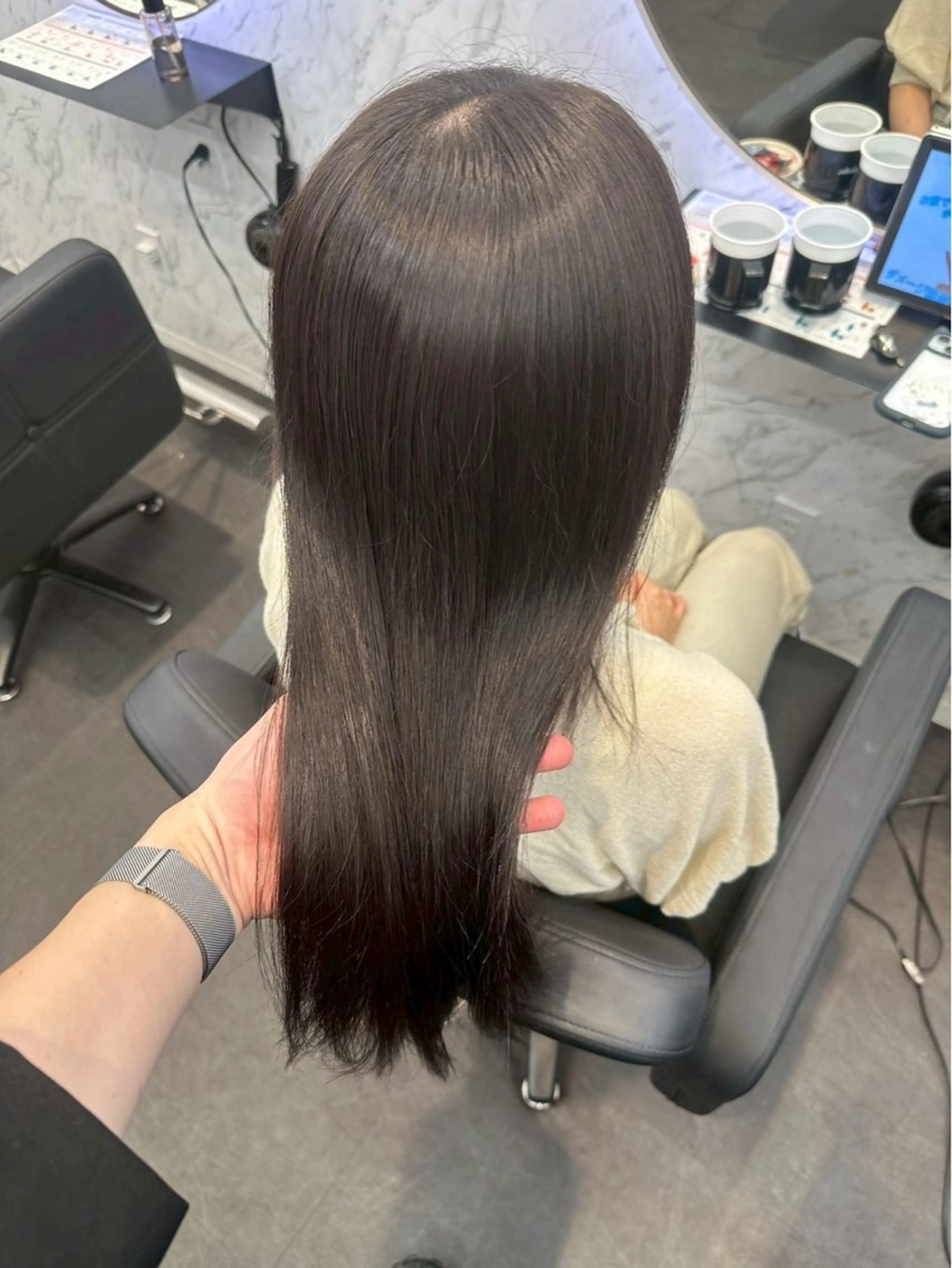 カラー ブリーチ ブラウンカラー 透明感カラー ダークブラウン 韓国風カラー ⋆✦ Leon cut¥1100のヘアスタイル